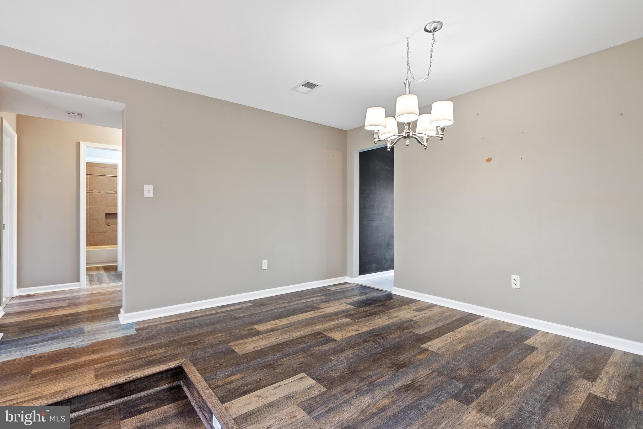 CROFTON MEWS - Residential Lease