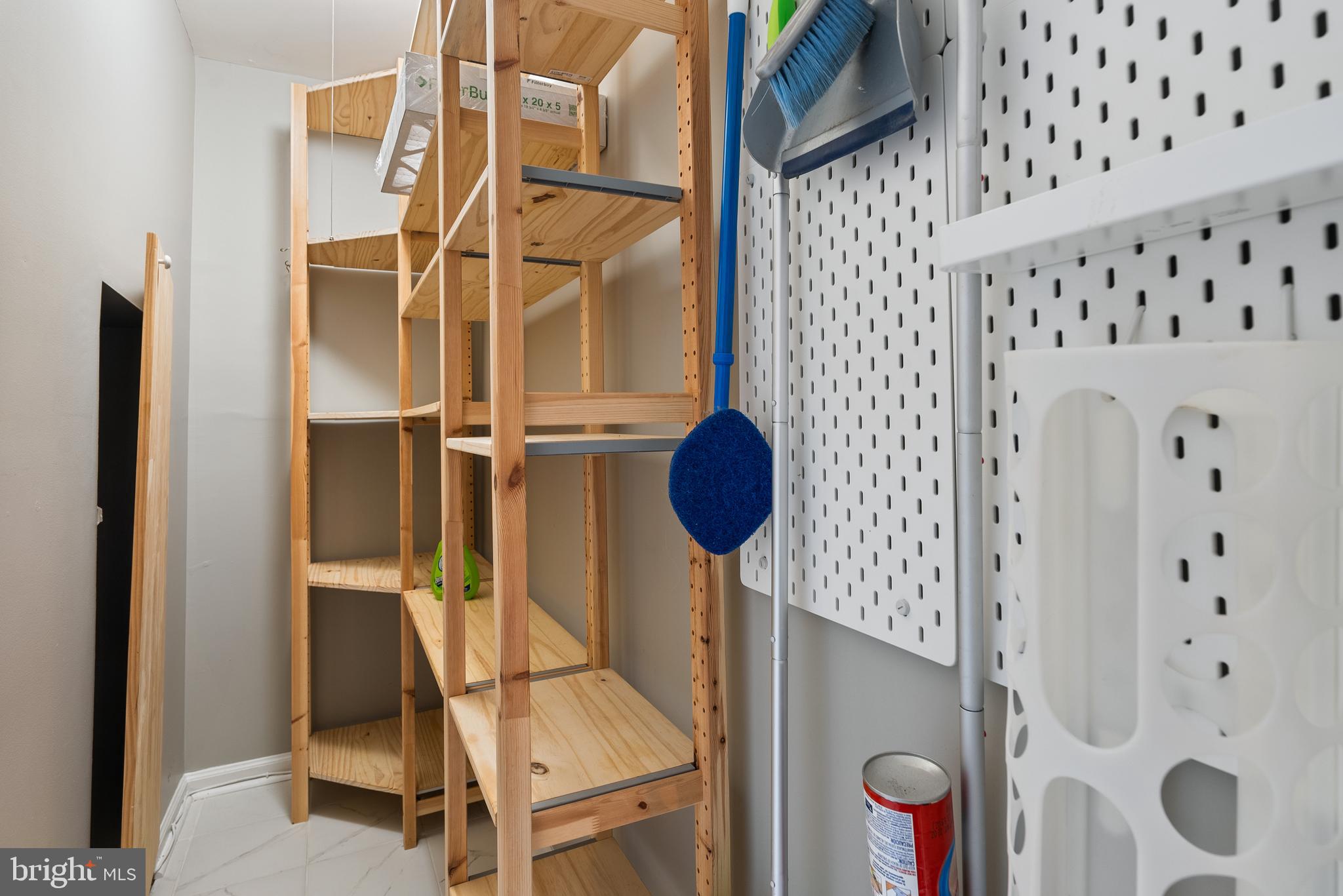 CROFTON MEWS - Residential Lease