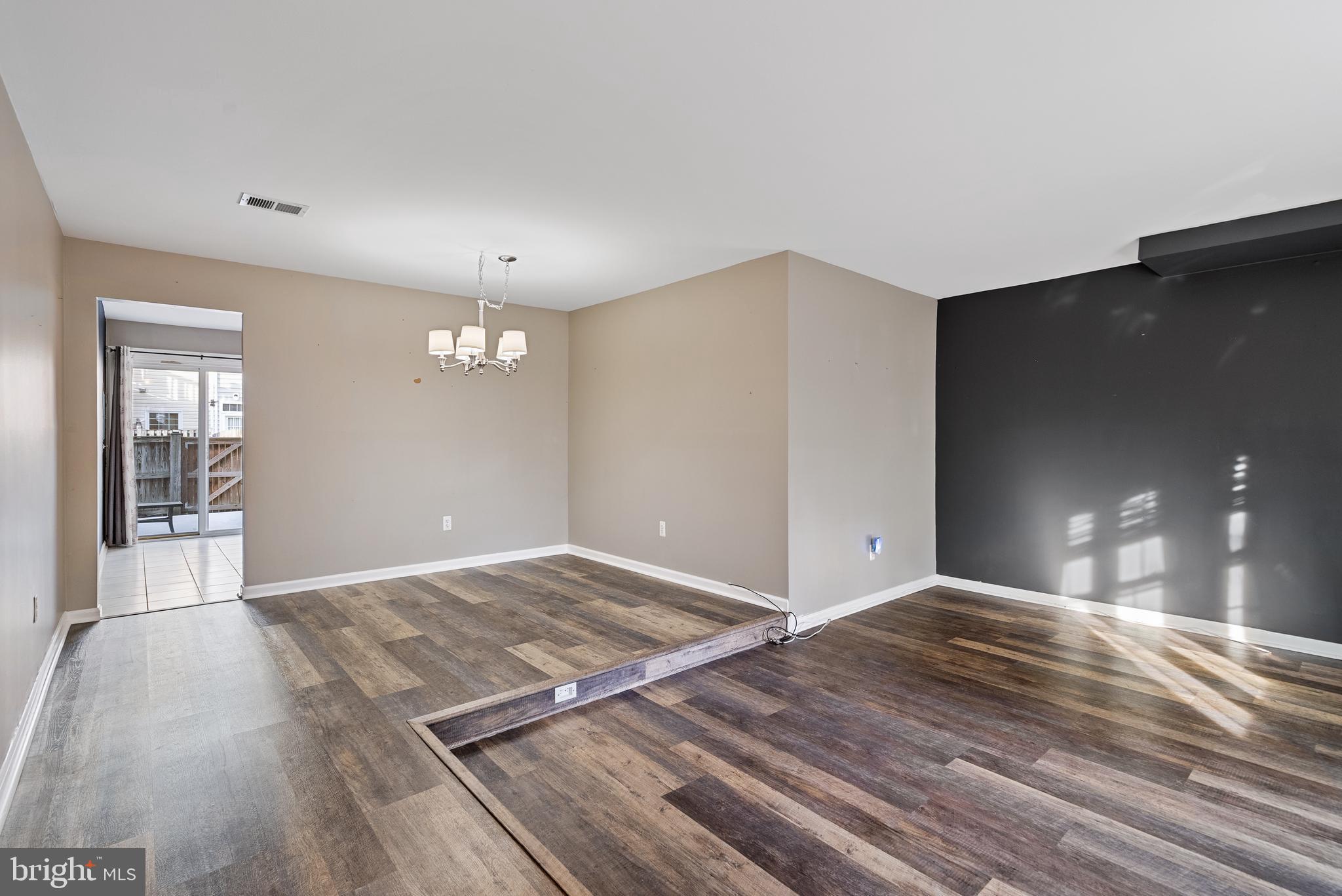 CROFTON MEWS - Residential Lease