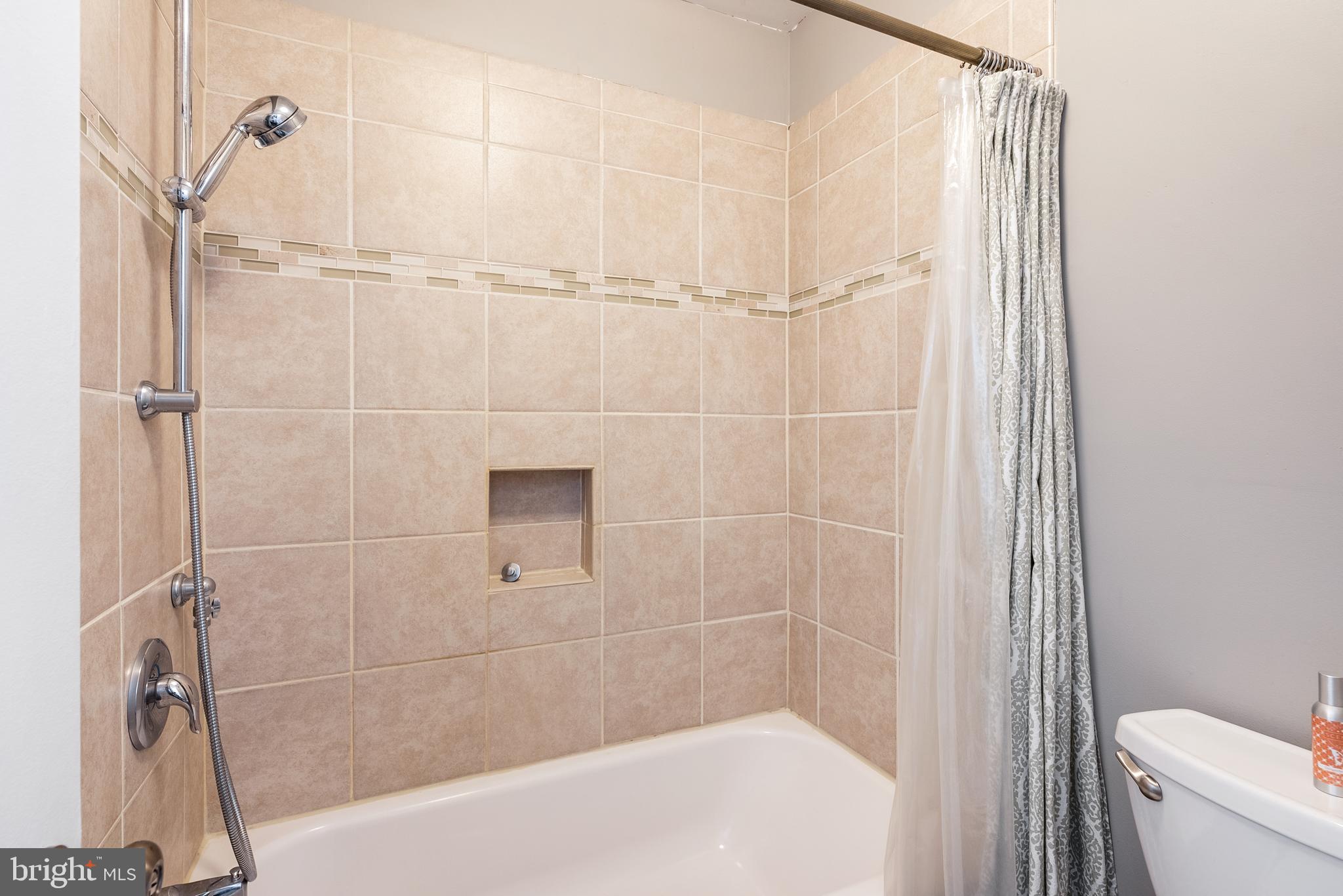 CROFTON MEWS - Residential Lease