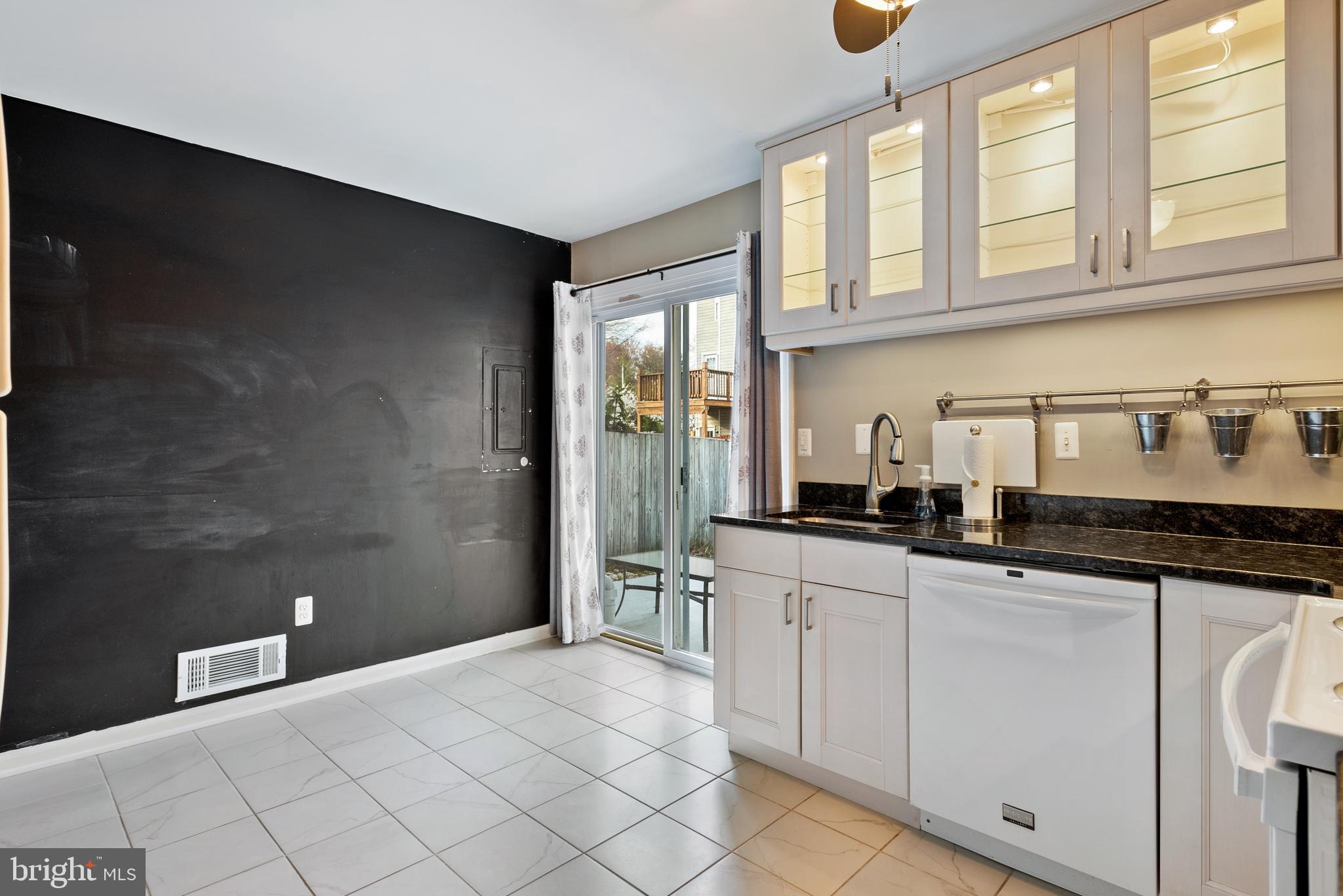 CROFTON MEWS - Residential Lease