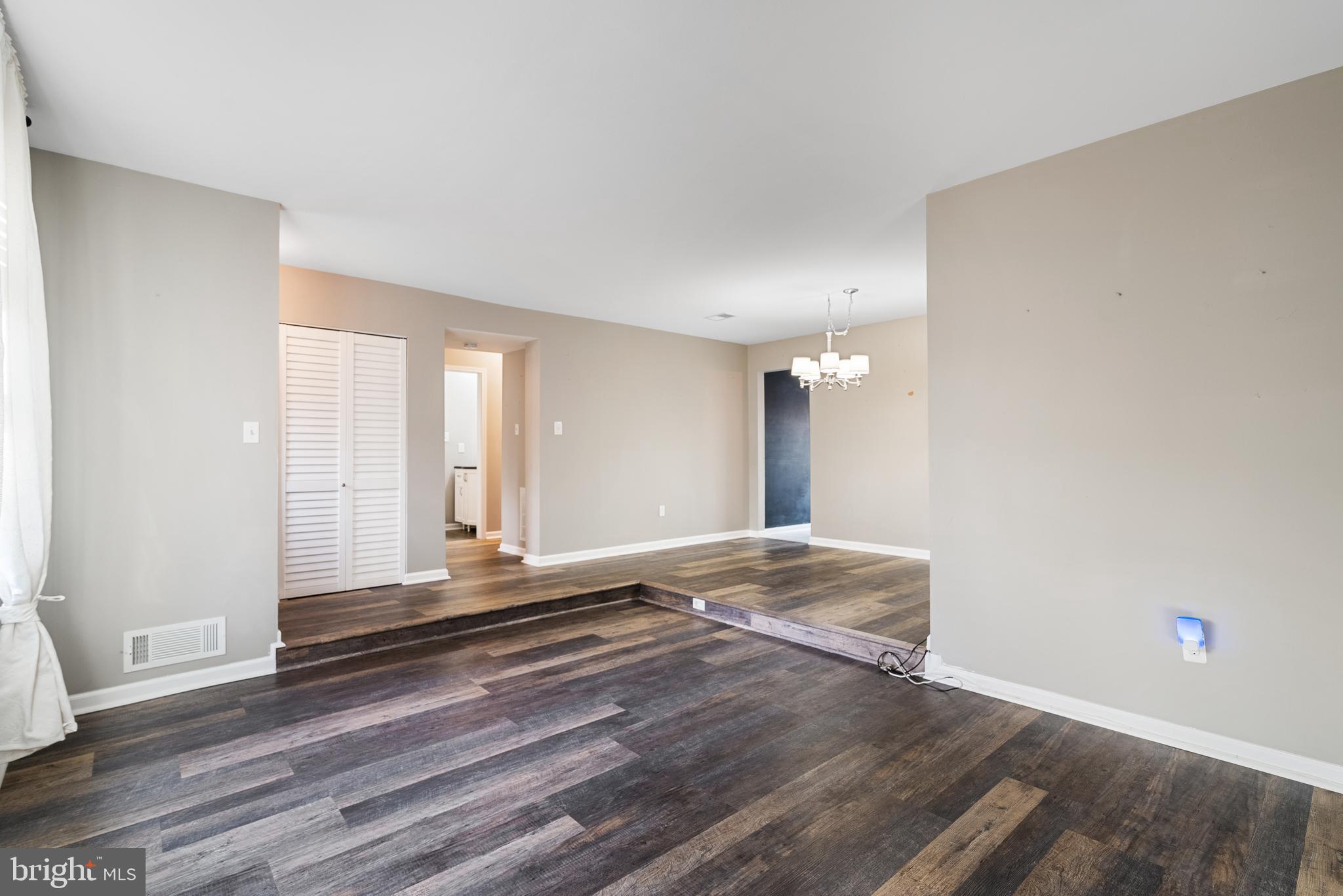 CROFTON MEWS - Residential Lease