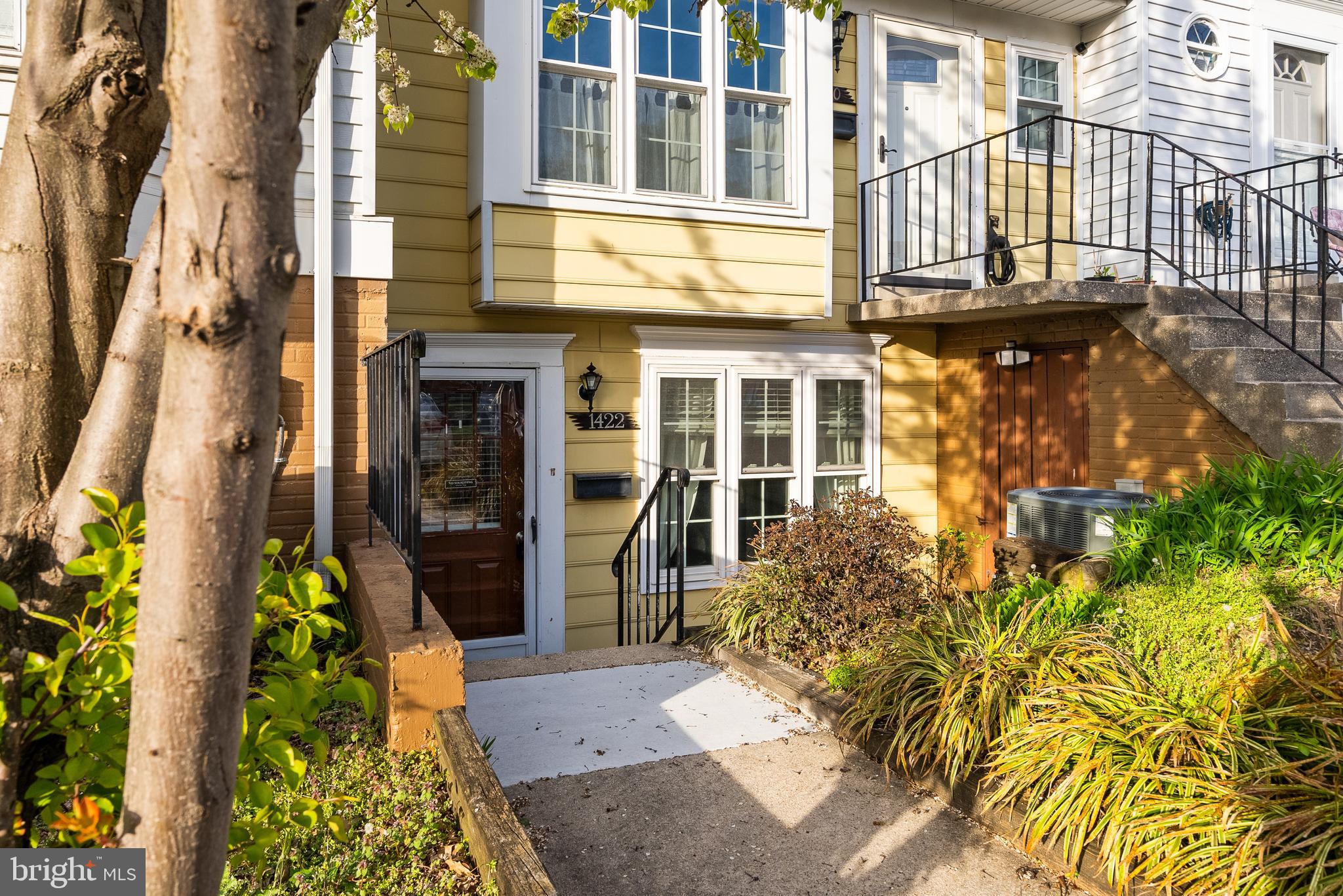 CROFTON MEWS - Residential Lease