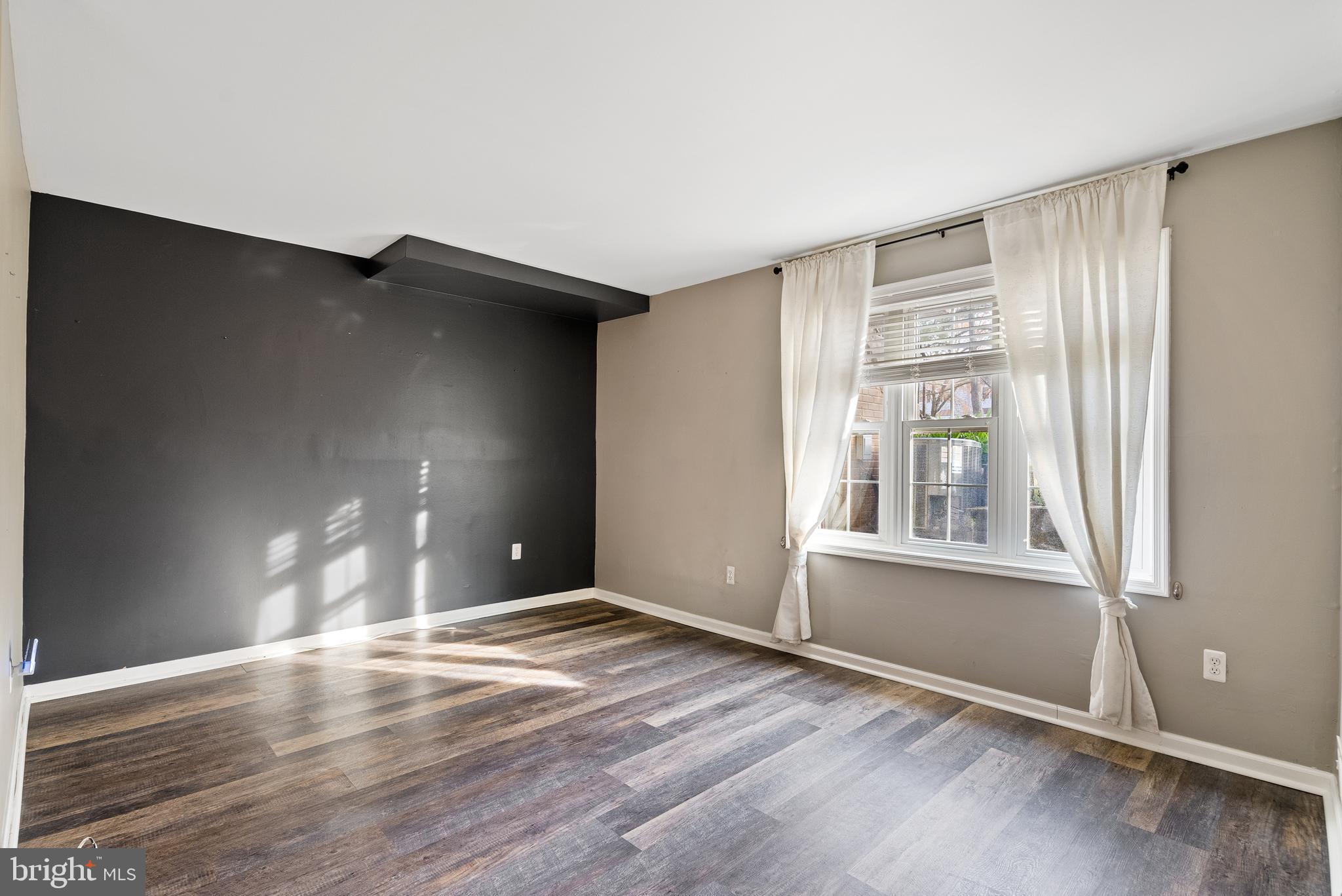 CROFTON MEWS - Residential Lease