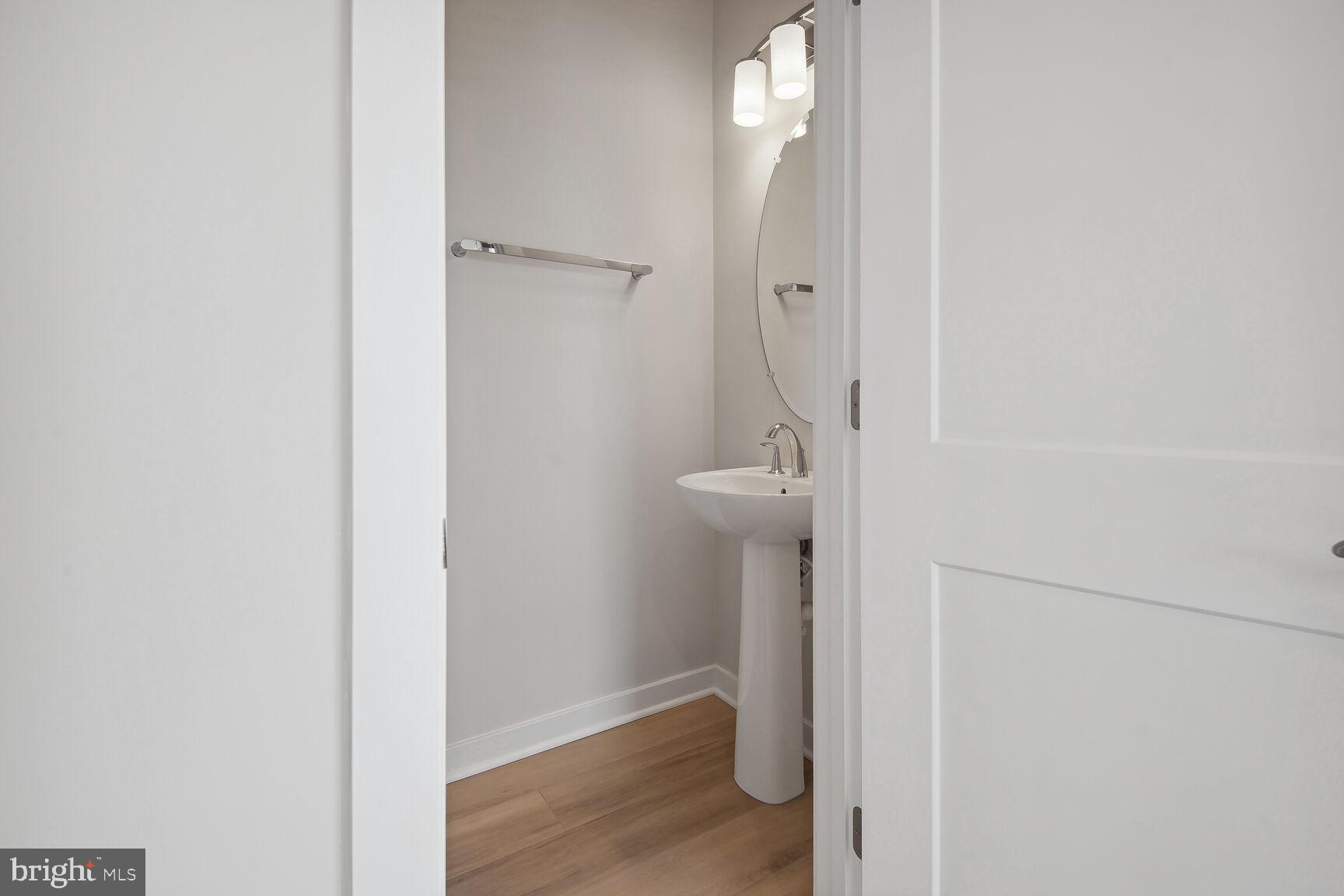 ARCOLA TOWN CENTER - Residential Lease