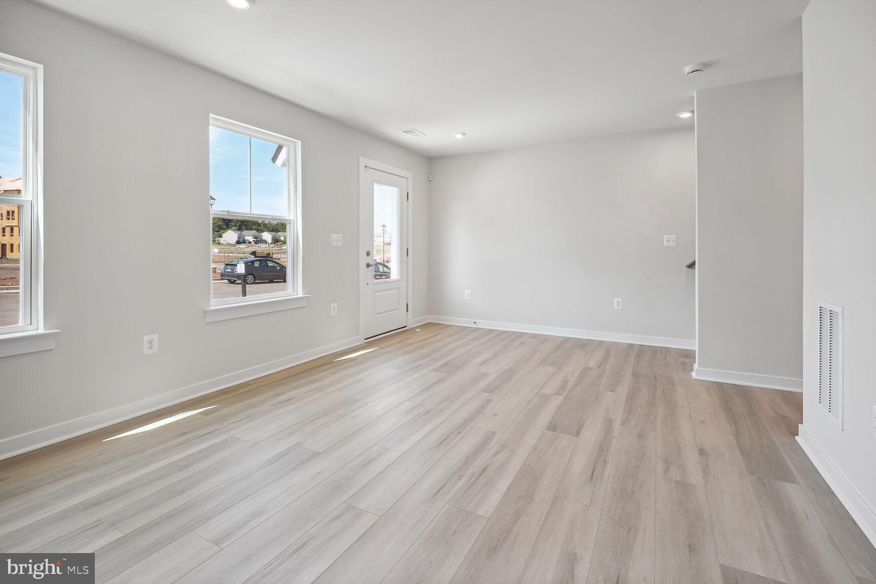 ARCOLA TOWN CENTER - Residential Lease