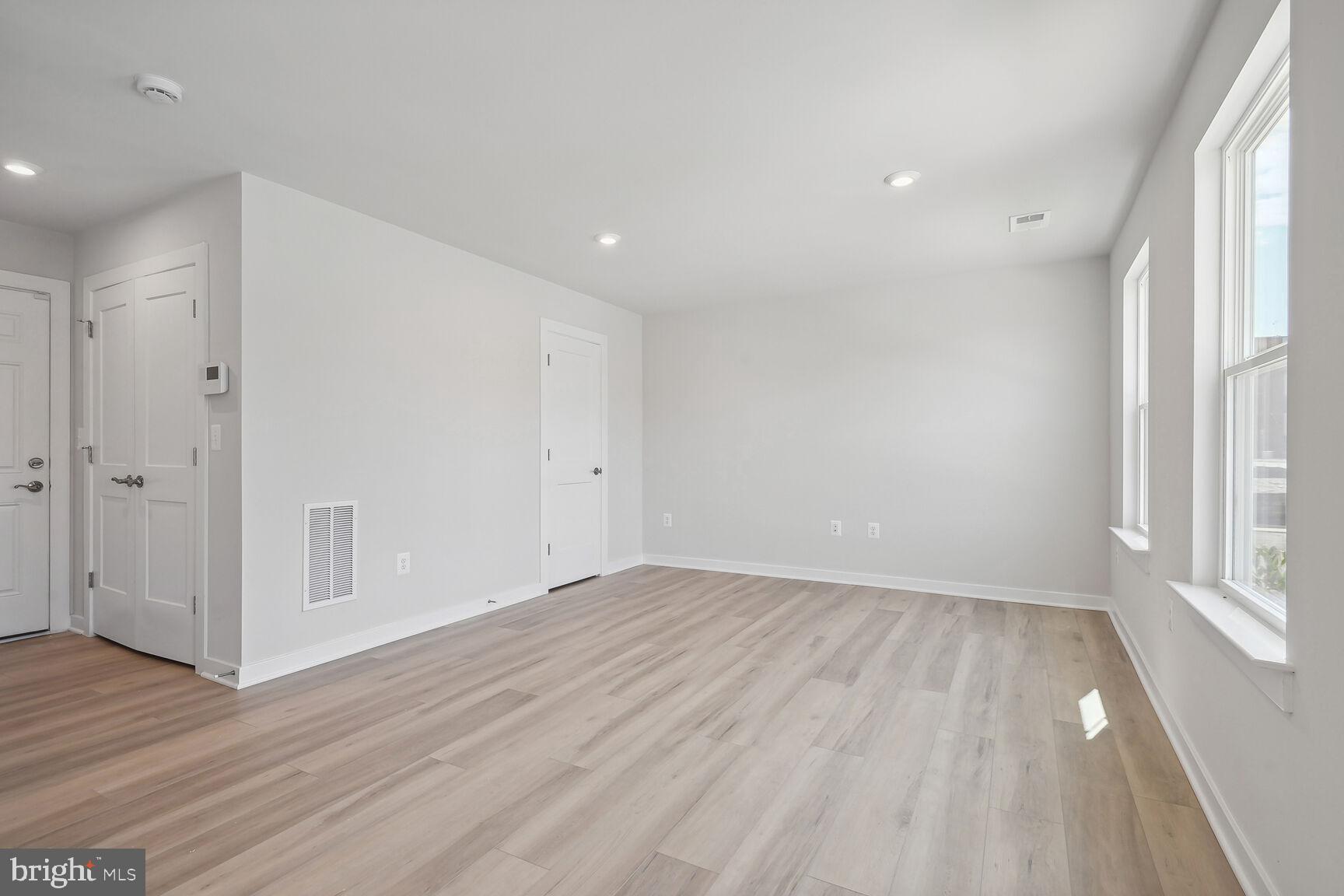 ARCOLA TOWN CENTER - Residential Lease