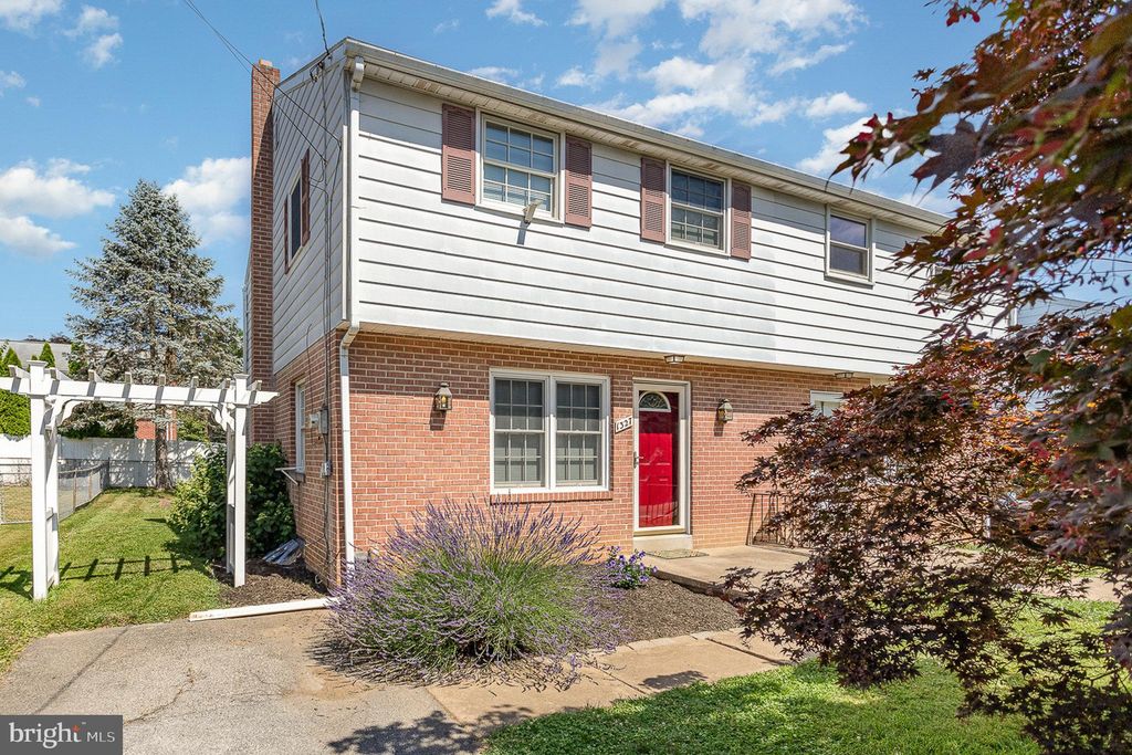 Photo of 1327 Wabank Road, Lancaster, PA 17603 (MLS # PALA2052514)