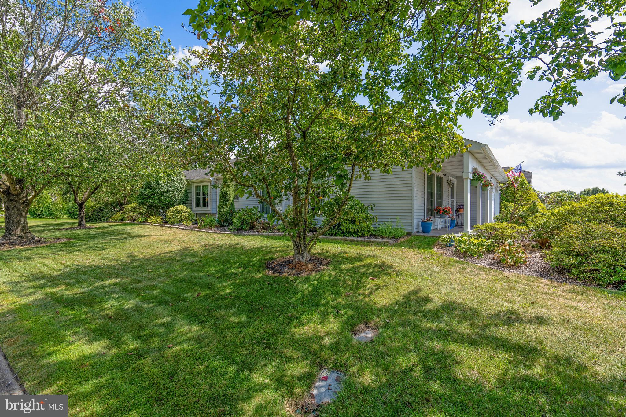 985 N WESTMINSTER DRIVE N