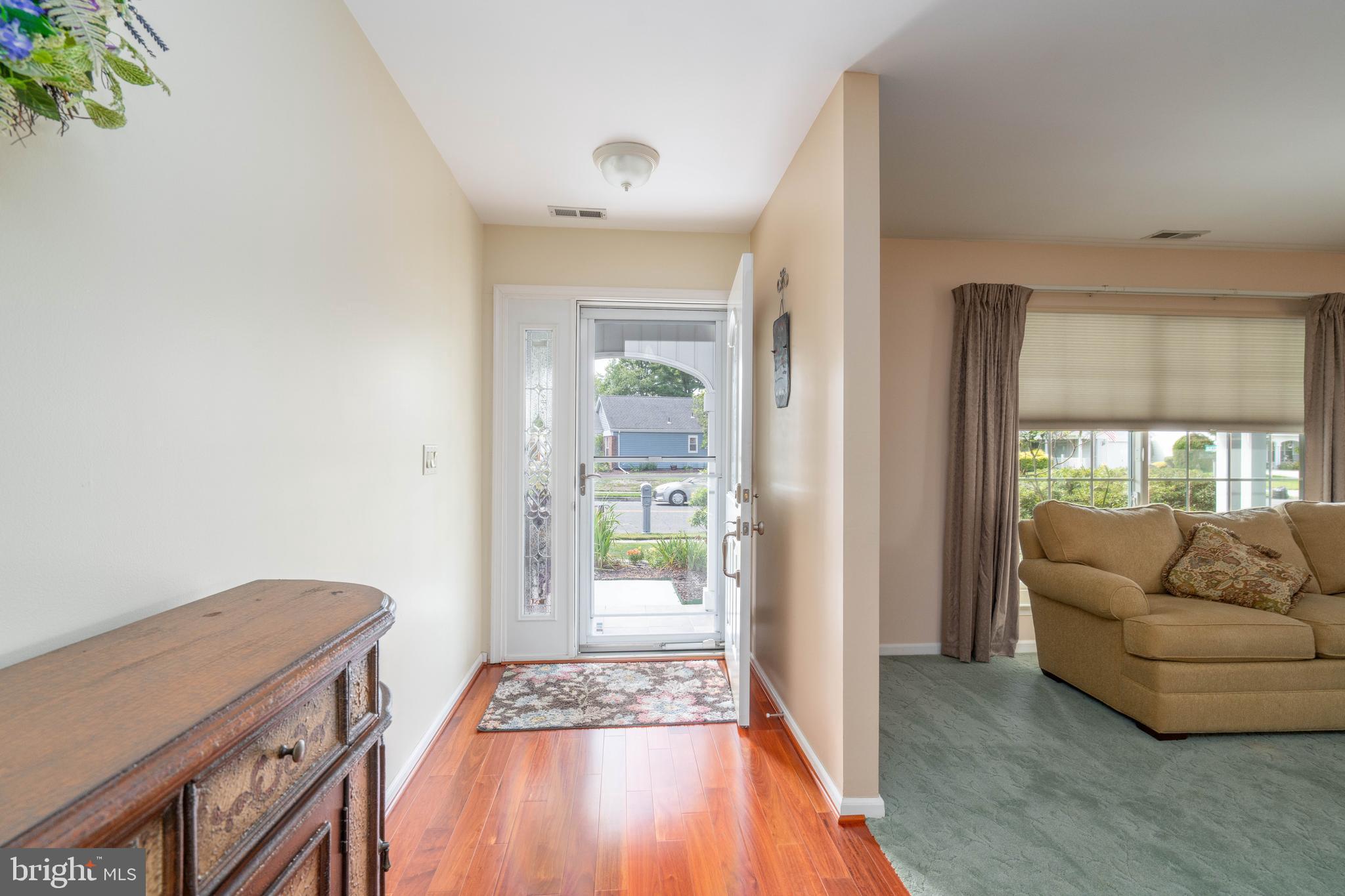 985 N WESTMINSTER DRIVE N