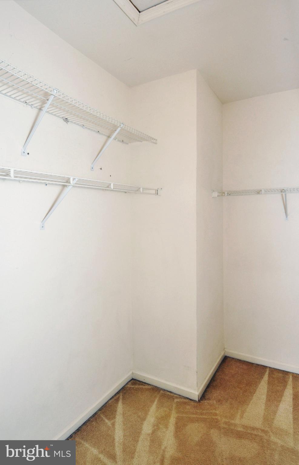 KING FARM WATKINS POND - Residential Lease