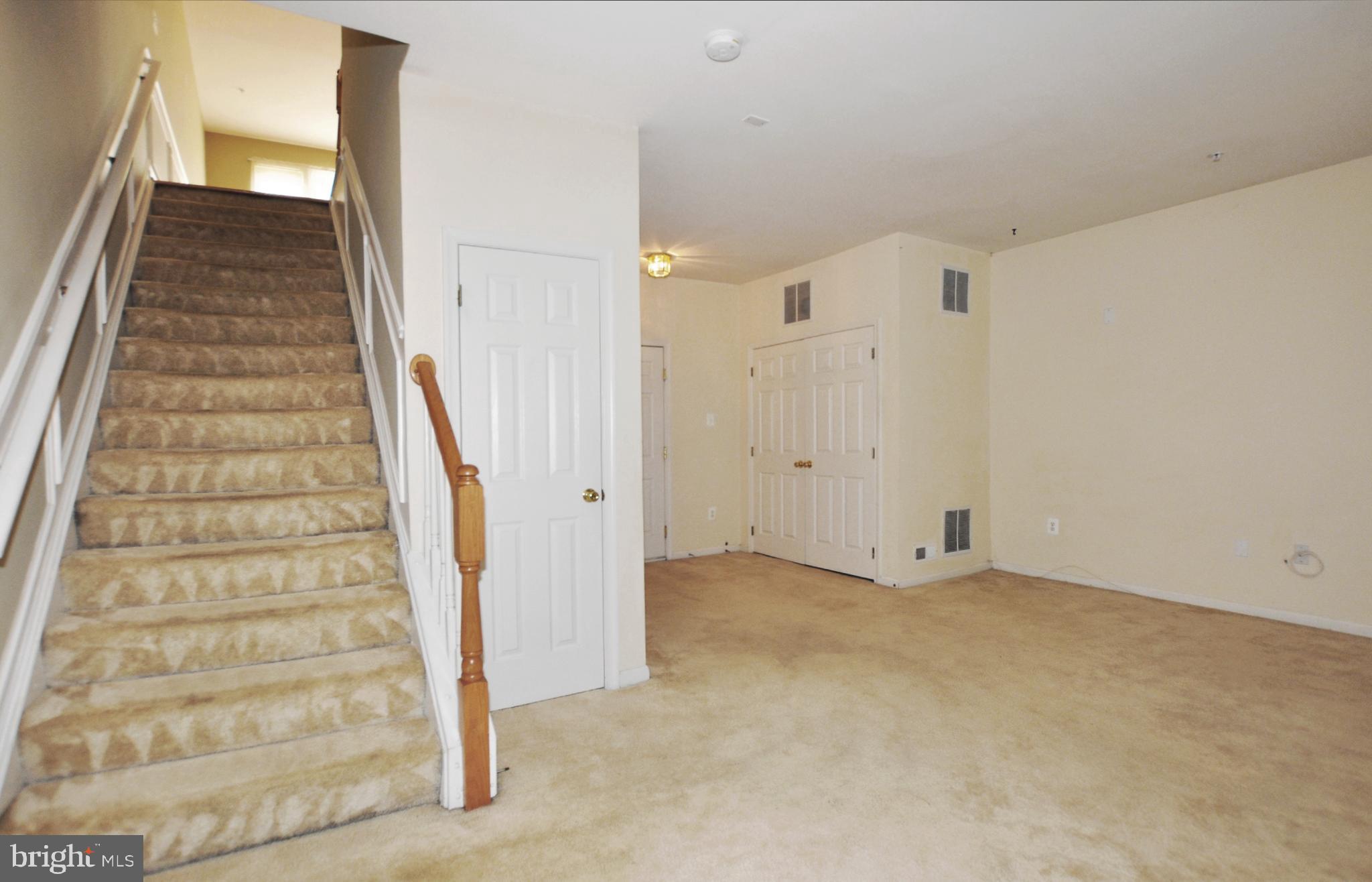 KING FARM WATKINS POND - Residential Lease