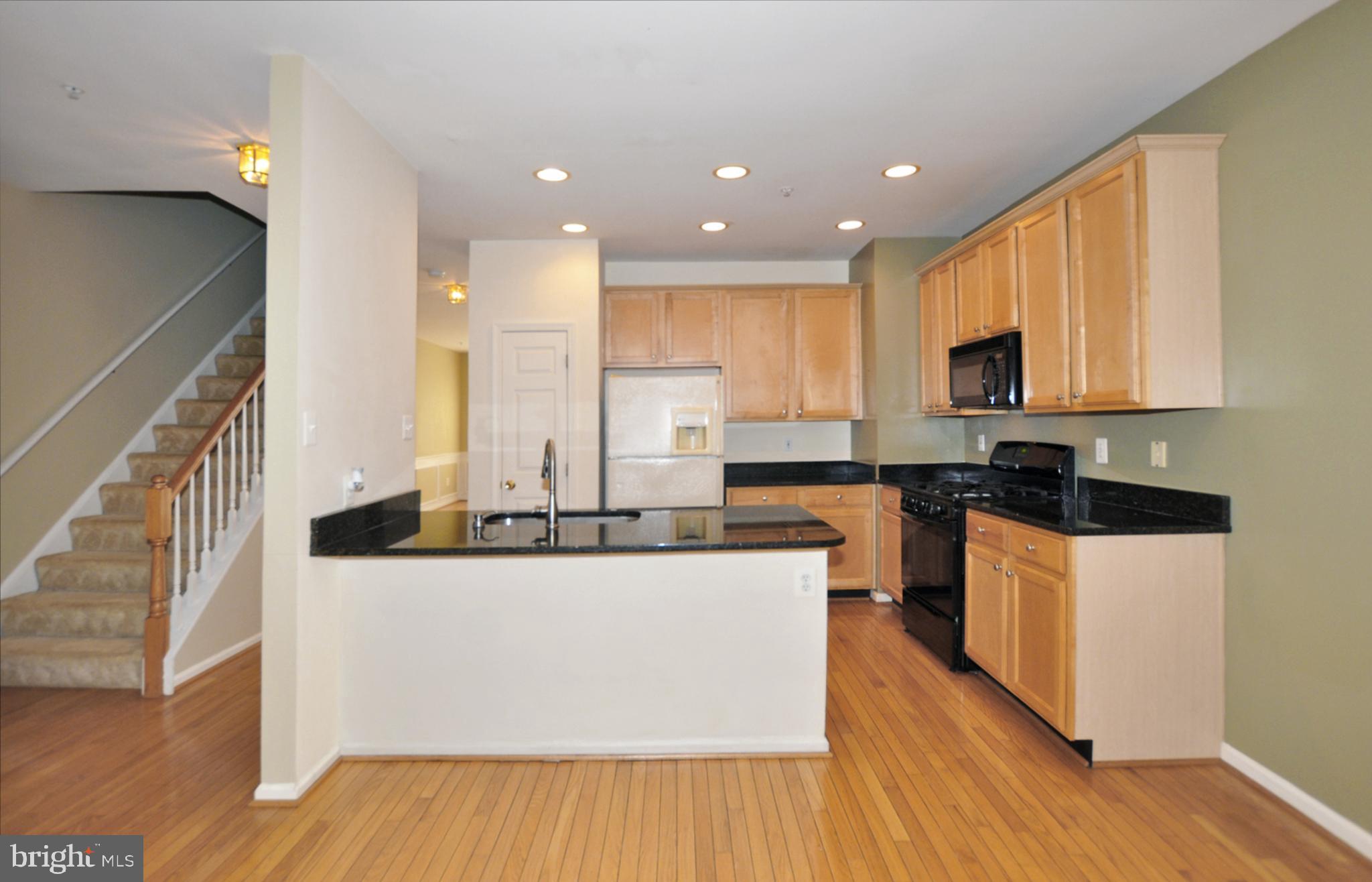 KING FARM WATKINS POND - Residential Lease