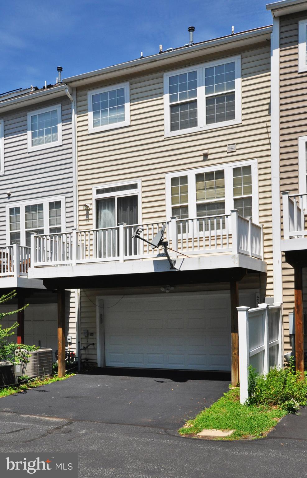 KING FARM WATKINS POND - Residential Lease