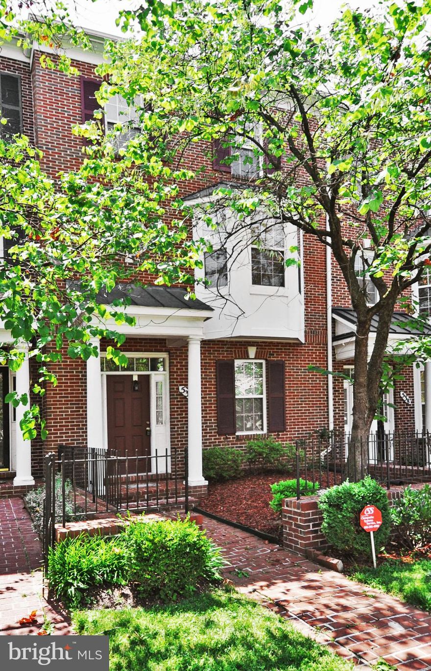 Available  to move in on 7/31/2023Beautiful 3-Level 2-Car Garage townhouse with fenced-in front court yard in King Farm! Hardwood floor throughout main level: Living room, Dining room and Kitchen. Inviting 3-sided gas fireplace. Step out to rear extended deck. Kitchen with 42” cabinets, island with seat. Breakfast area with large bay window. Cathedral ceiling master suite with walk-in closet, separate shower, dual vanities and soaking tub. King Farm community offers swimming pool, fitness center, multiple parks, and colonial architecture. annual neighborhood events including movies in the park, and a wine festival Cafes, restaurants, shops, and grocery just across the street. A short walking distance to Shady Grove Metro!