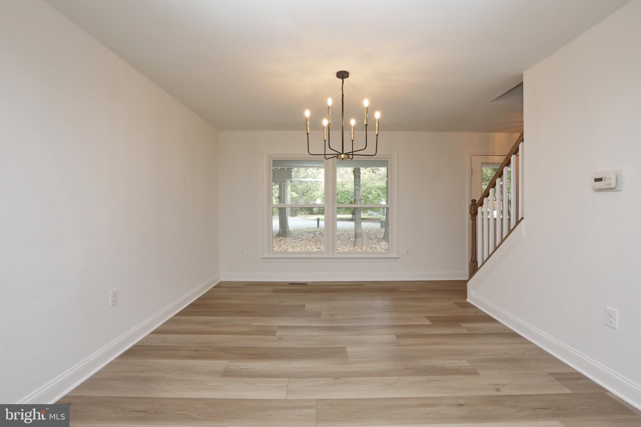 ROLLING HILLS - Residential