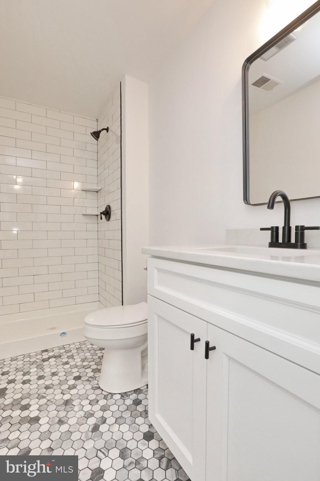 ROLLING HILLS - Residential