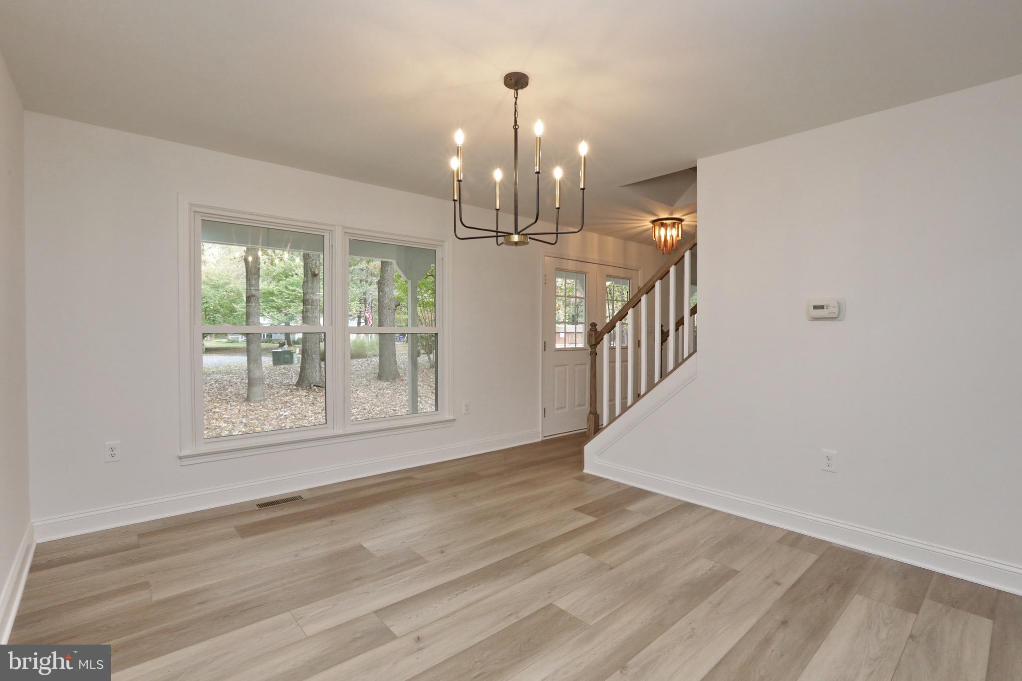 ROLLING HILLS - Residential