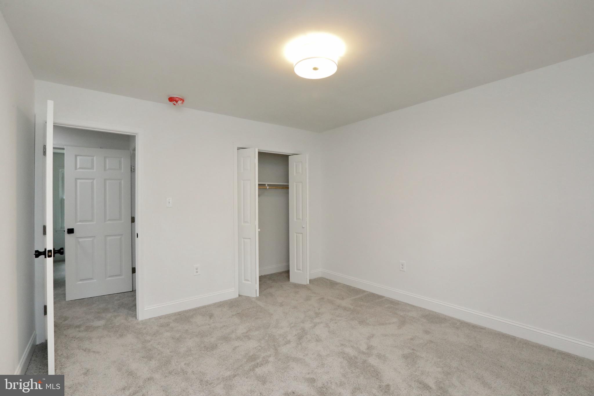 ROLLING HILLS - Residential