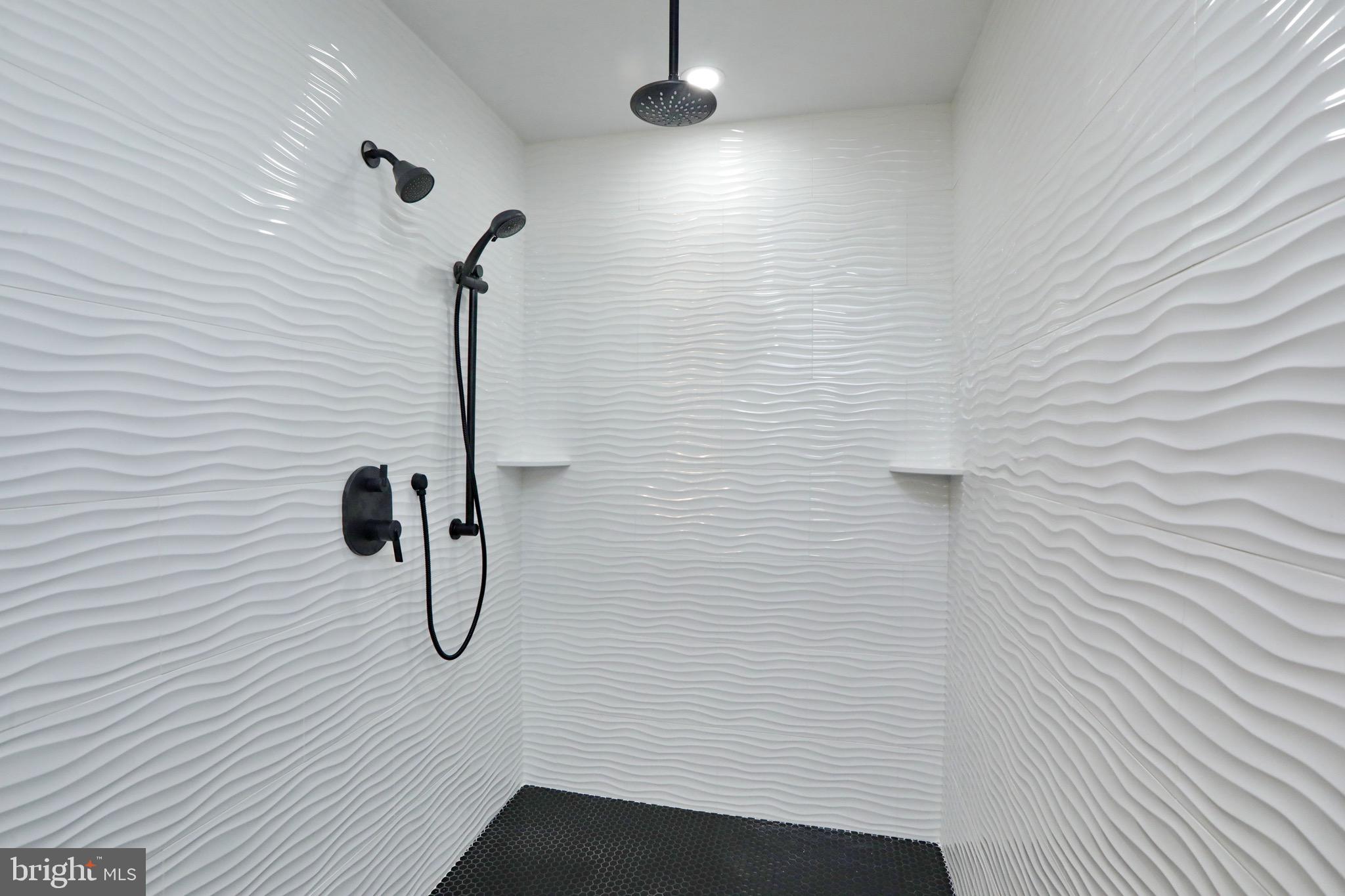 ROLLING HILLS - Residential