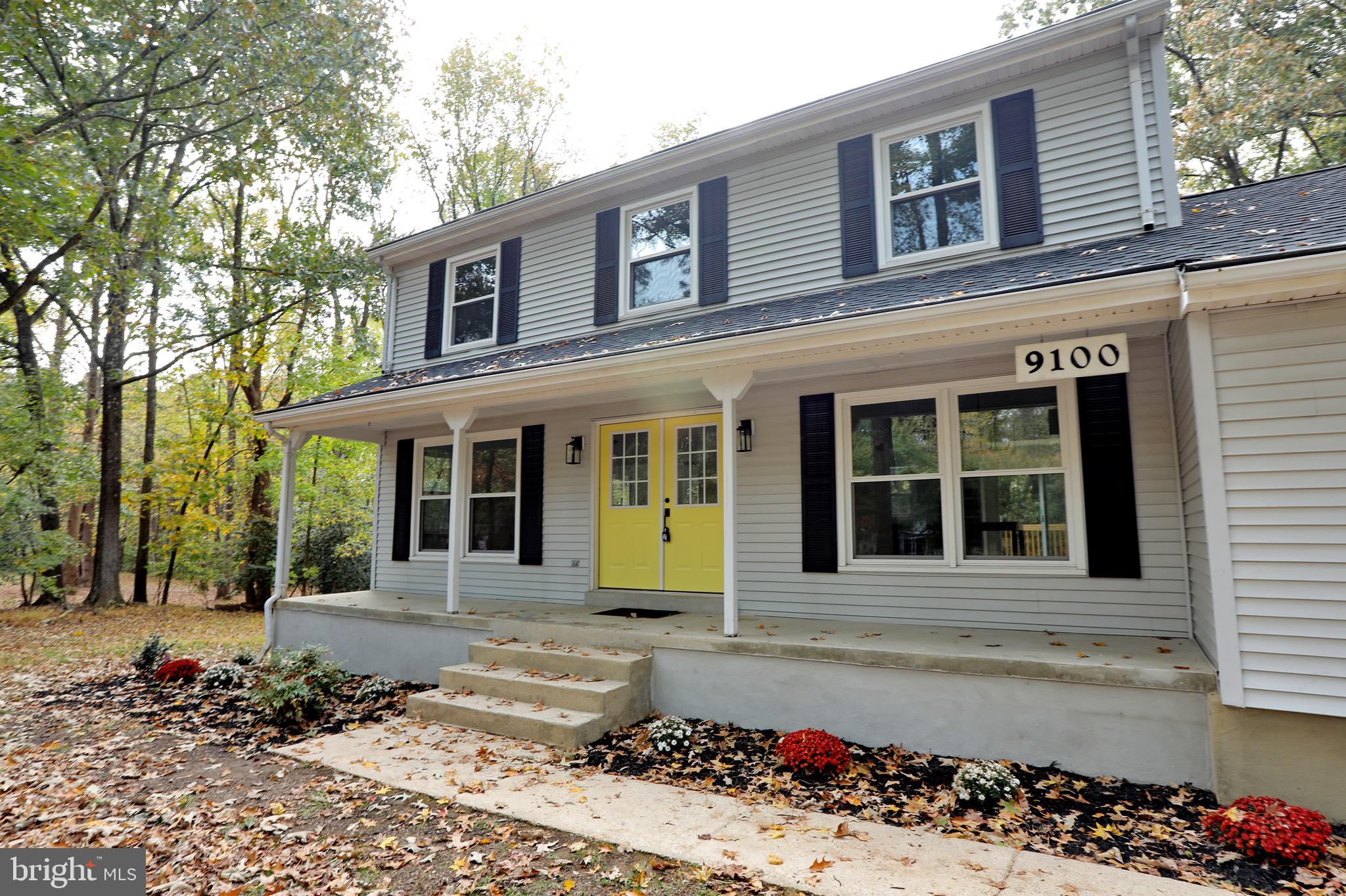 ROLLING HILLS - Residential