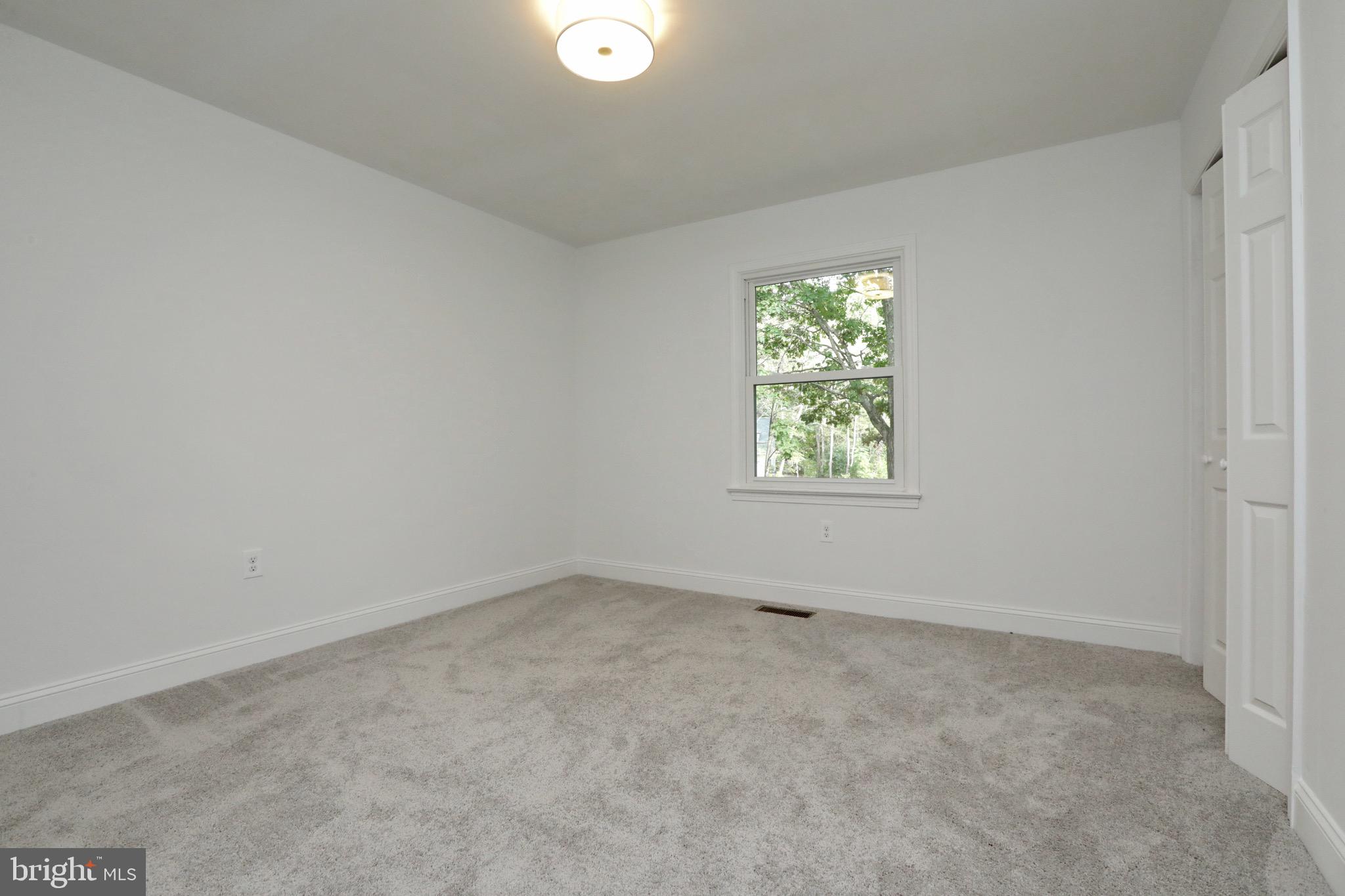 ROLLING HILLS - Residential