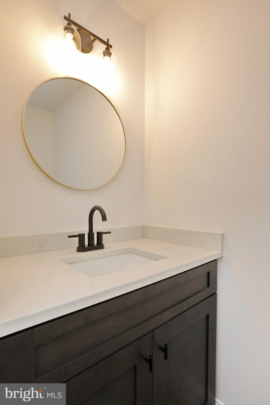 ROLLING HILLS - Residential