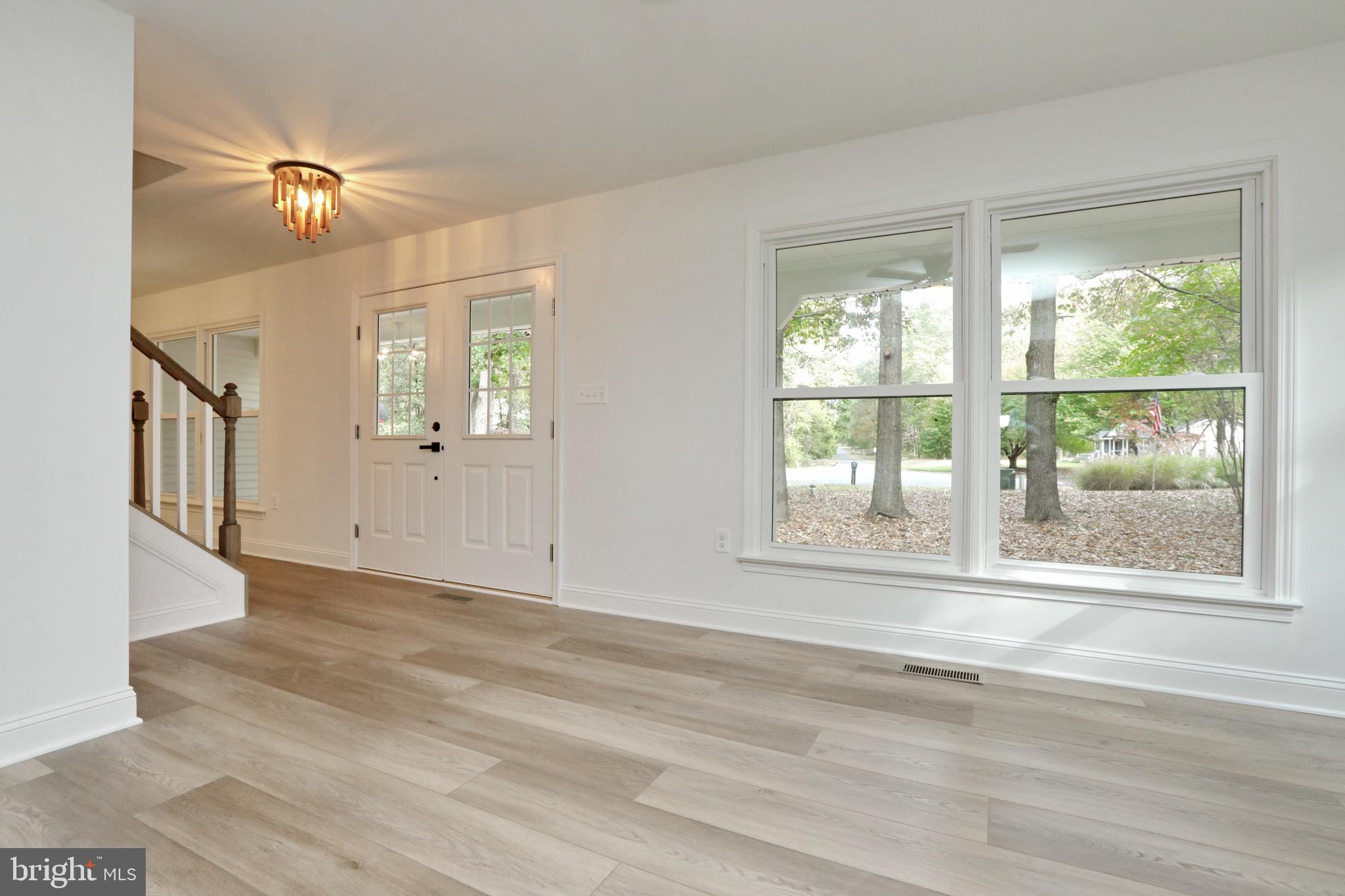 ROLLING HILLS - Residential