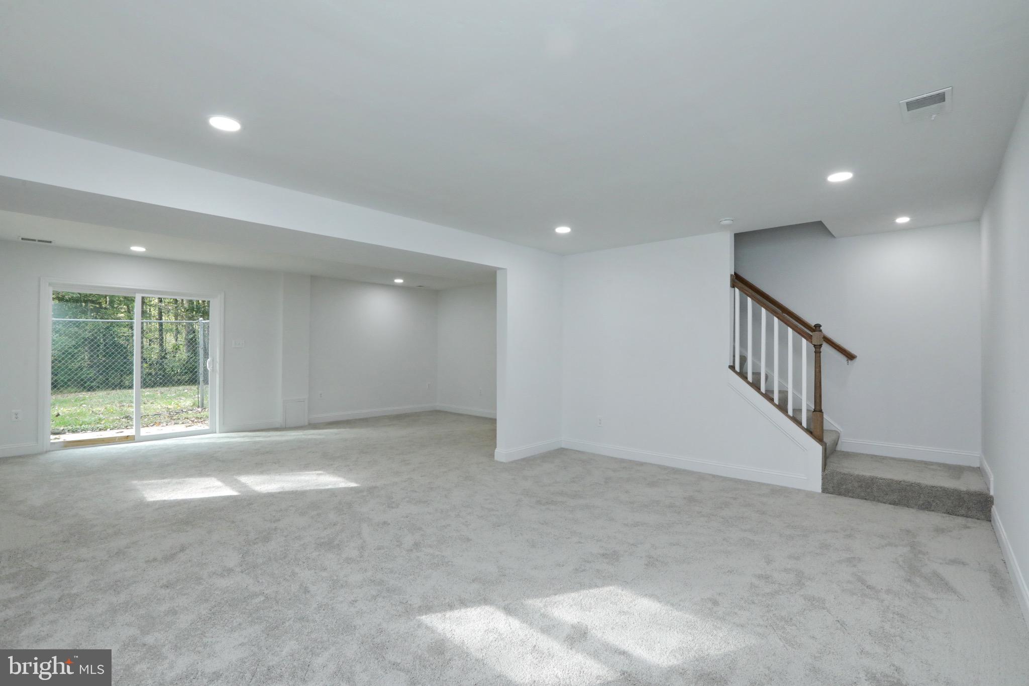 ROLLING HILLS - Residential