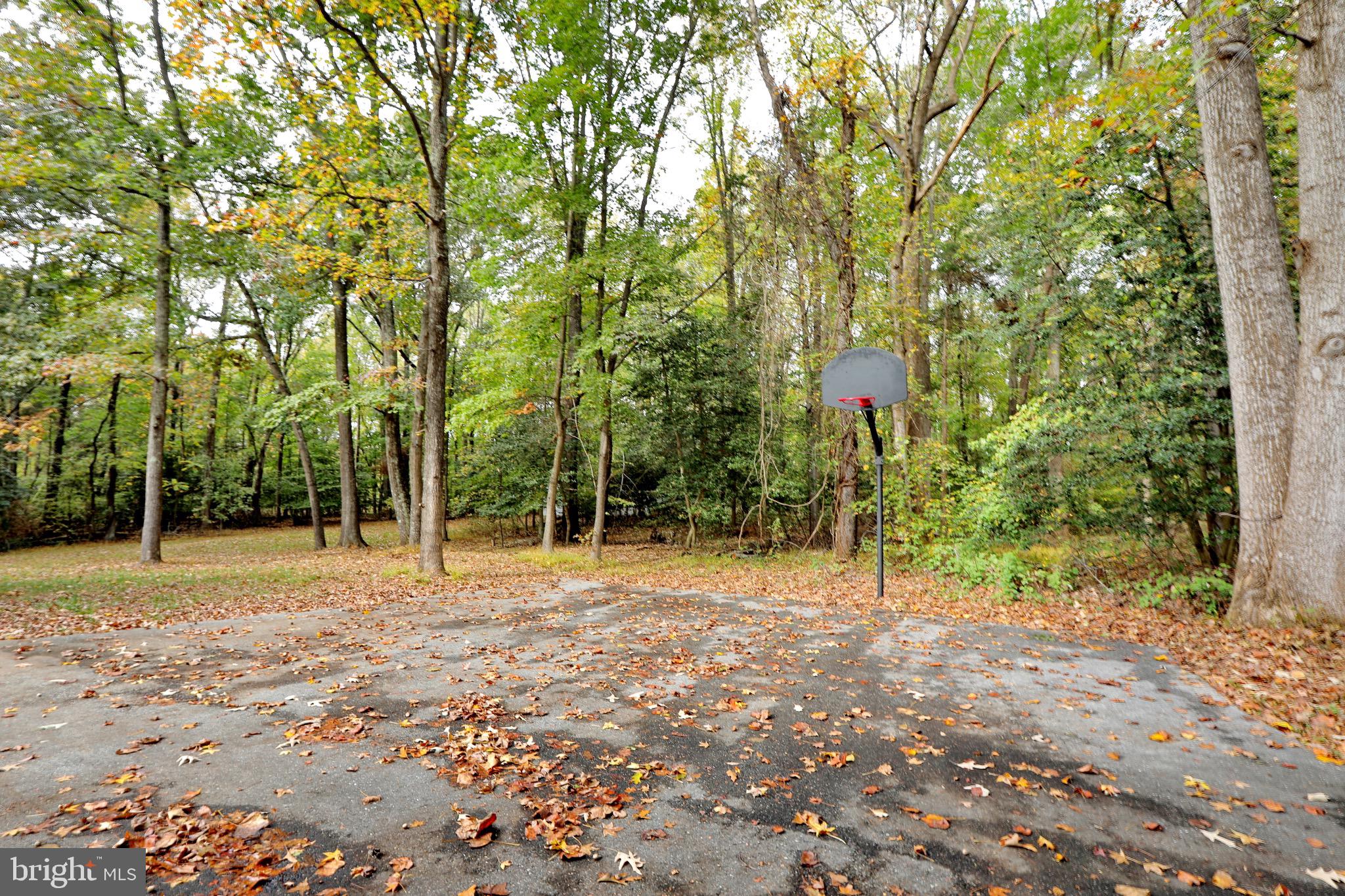 ROLLING HILLS - Residential