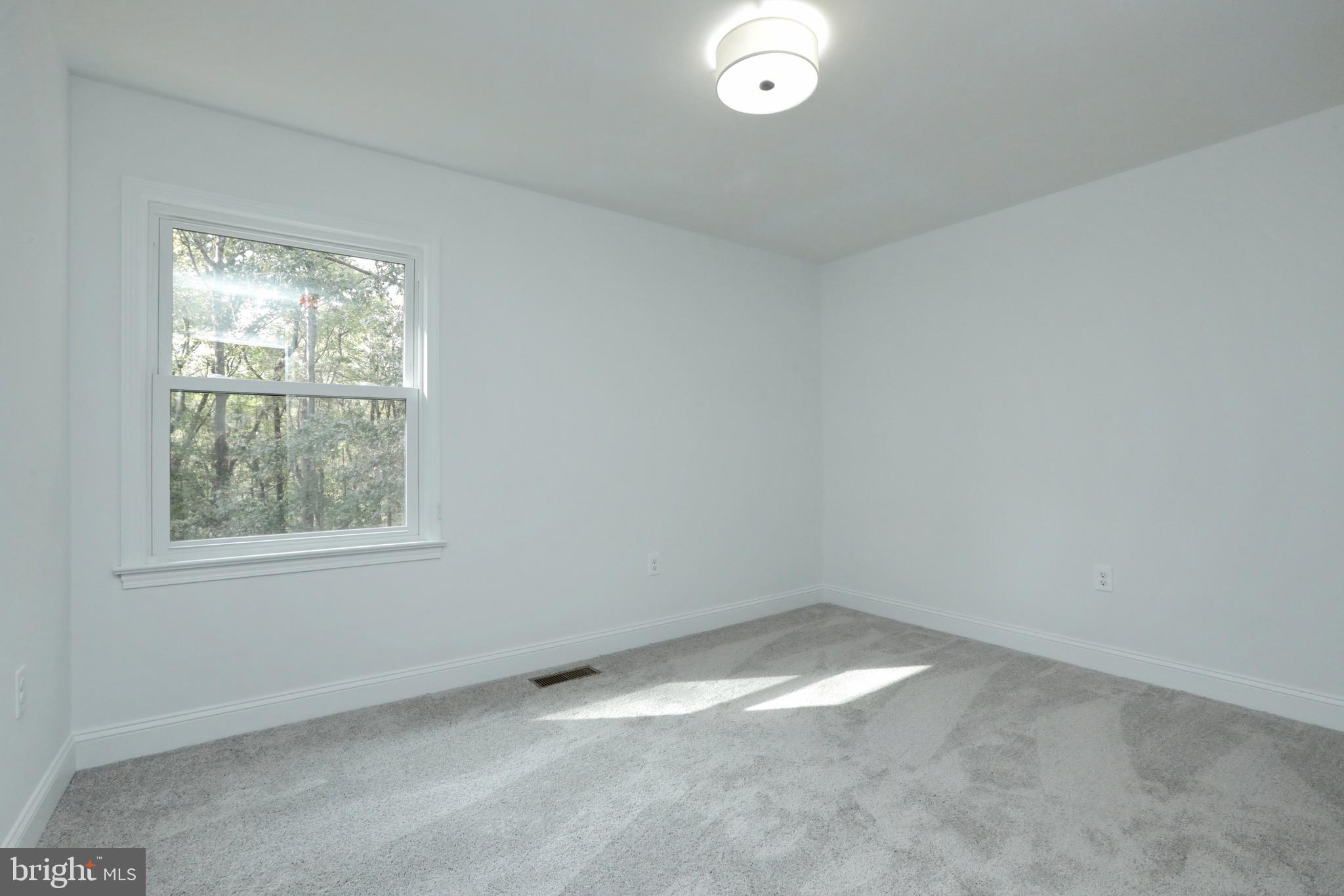 ROLLING HILLS - Residential