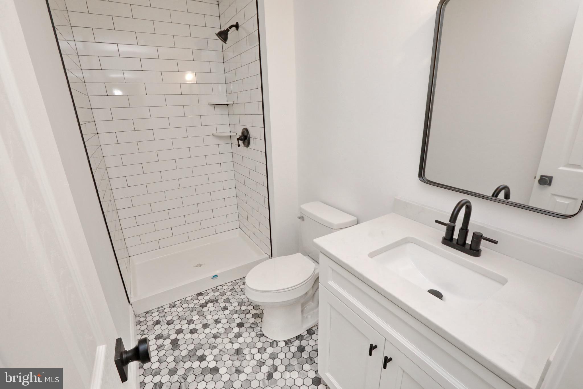 ROLLING HILLS - Residential