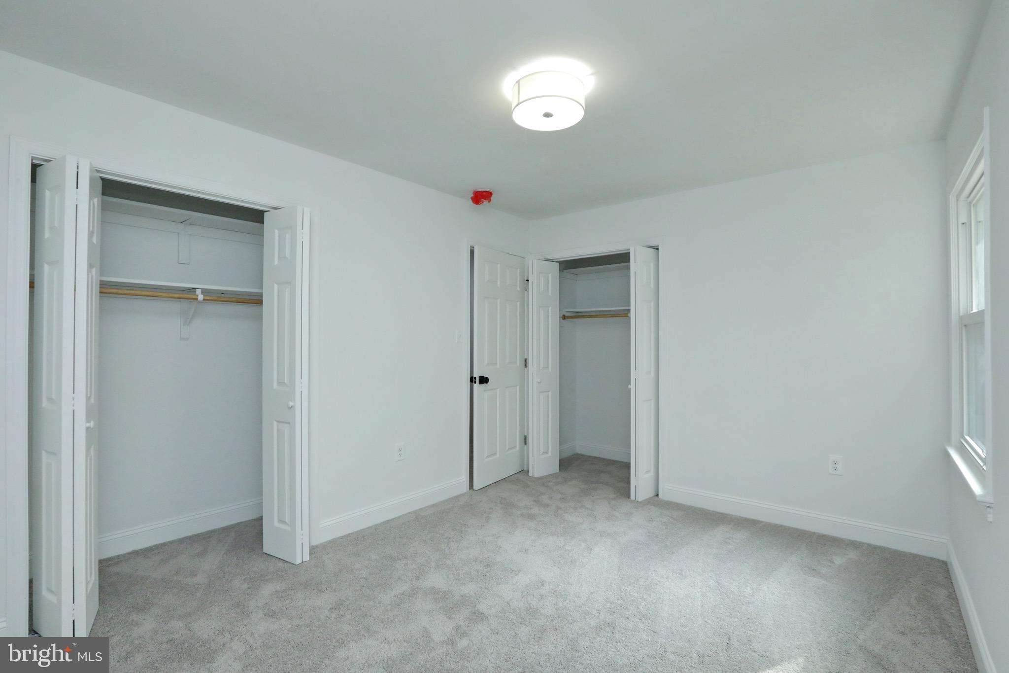 ROLLING HILLS - Residential