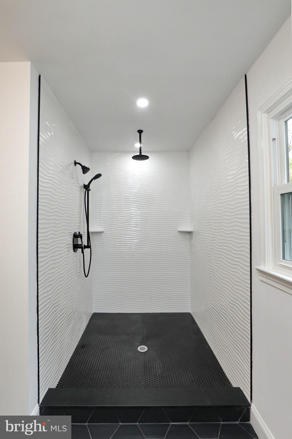 ROLLING HILLS - Residential