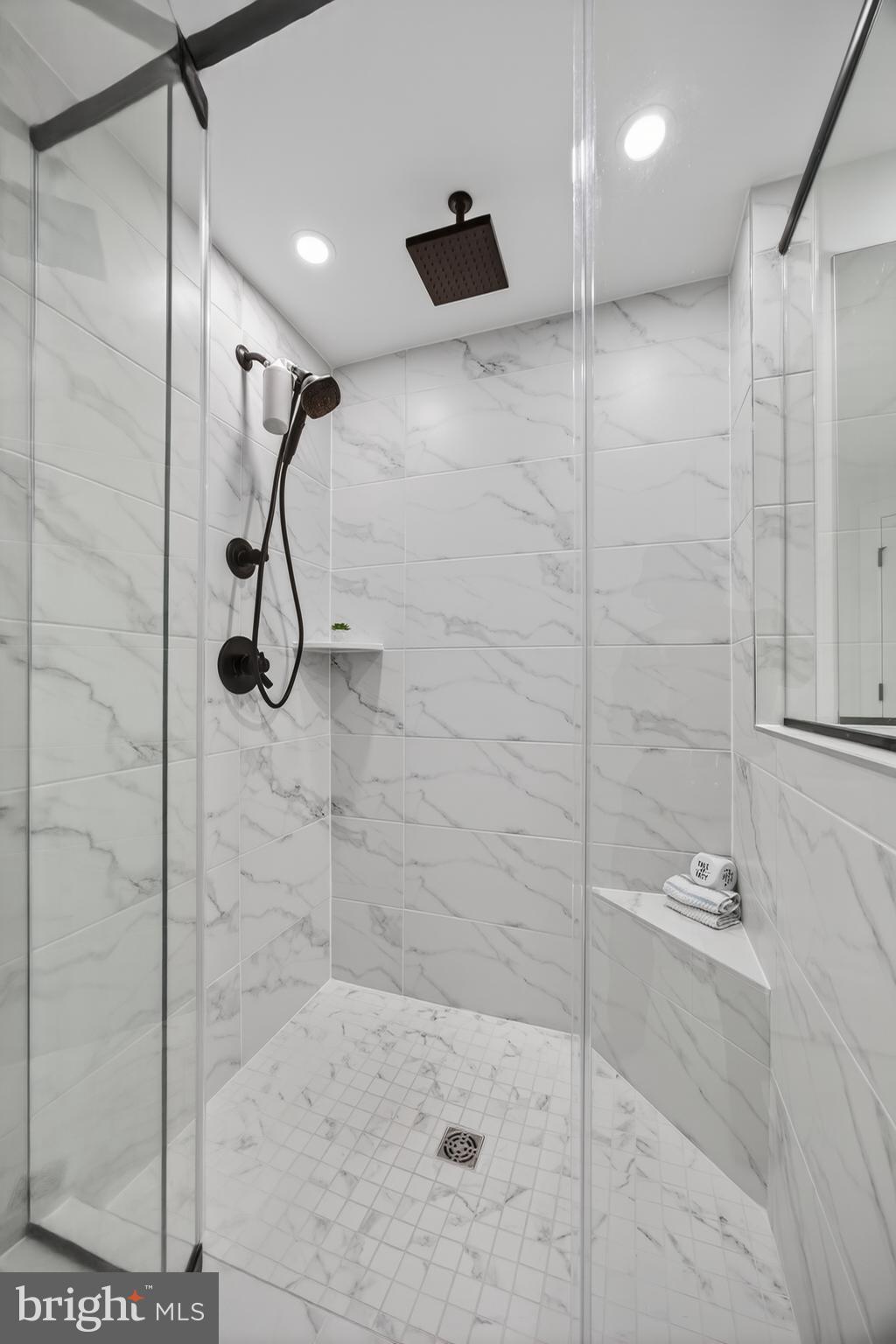 THE GROVE - Residential