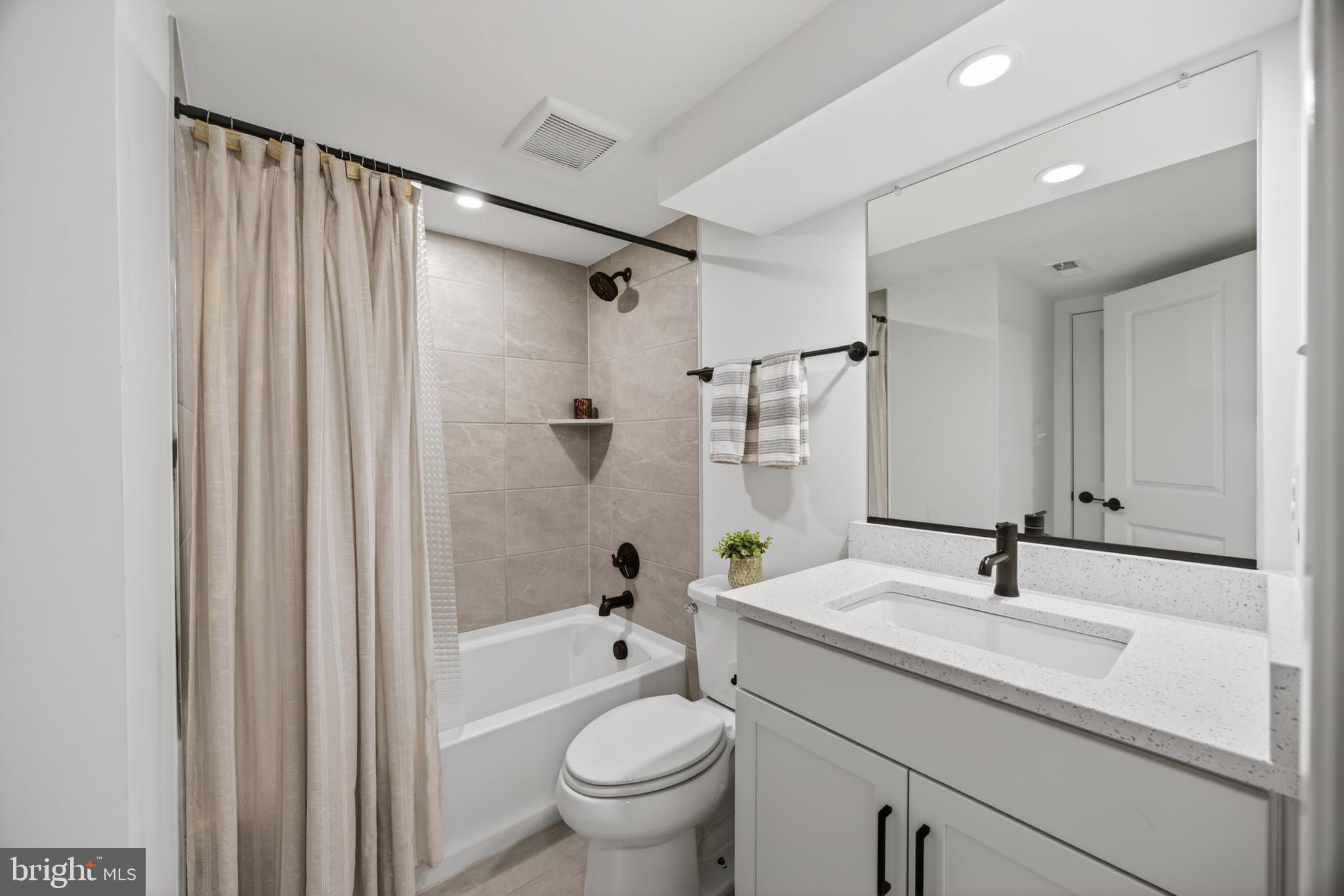 THE GROVE - Residential