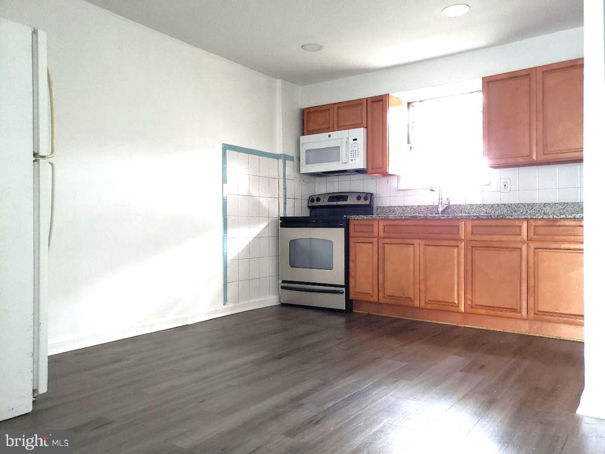 FELTONVILLE - Commercial Sale