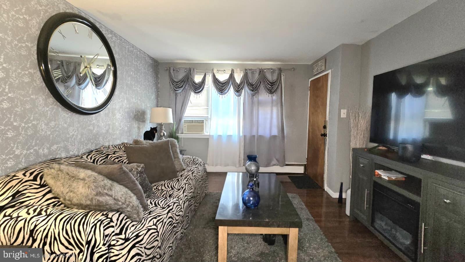 FELTONVILLE - Commercial Sale