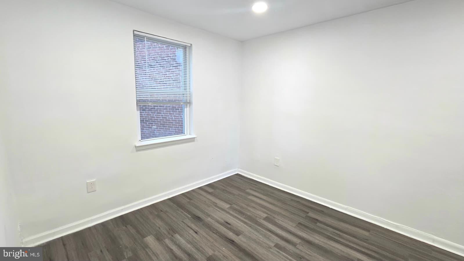 FELTONVILLE - Commercial Sale