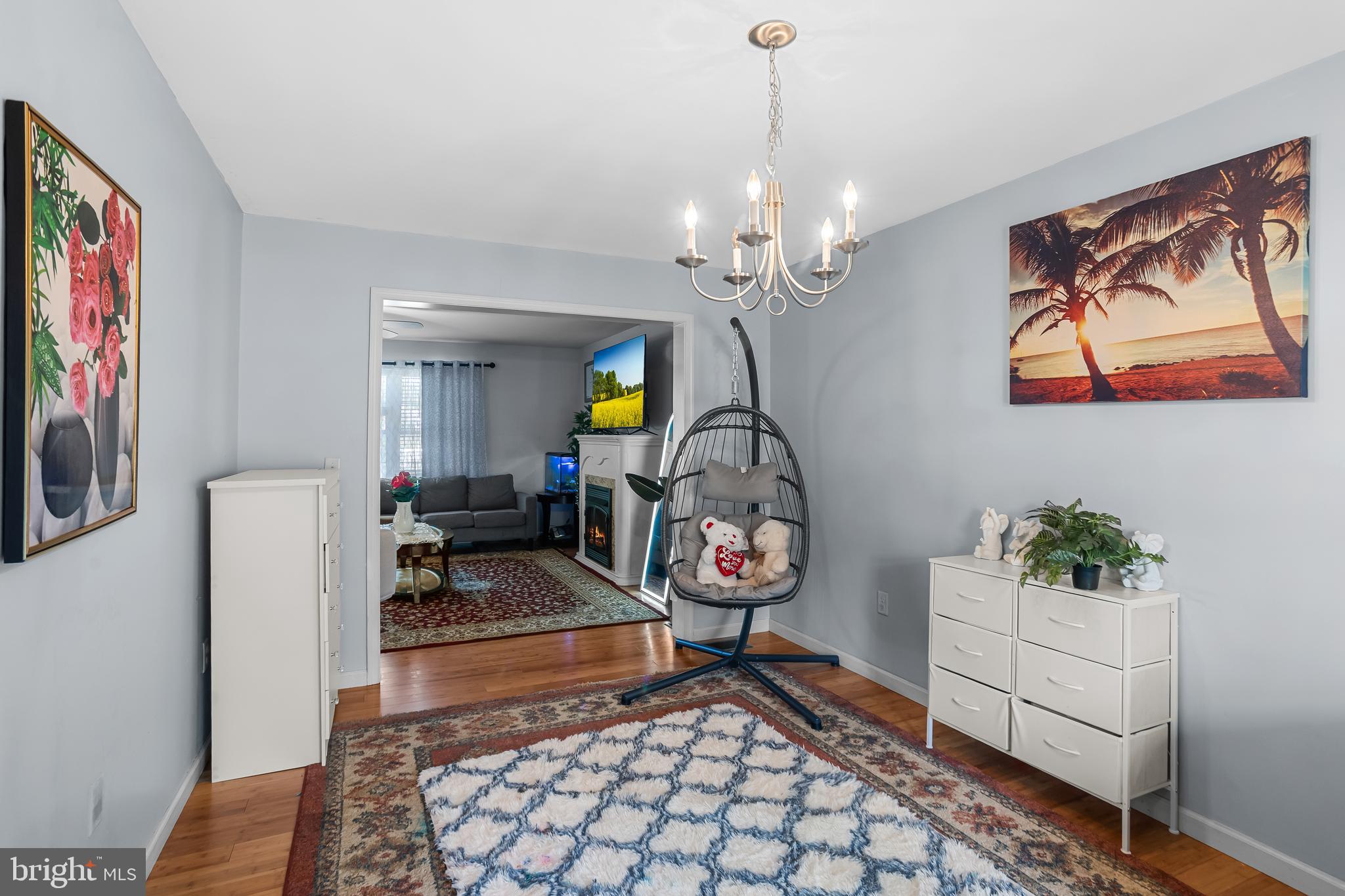 7 FINCH DR