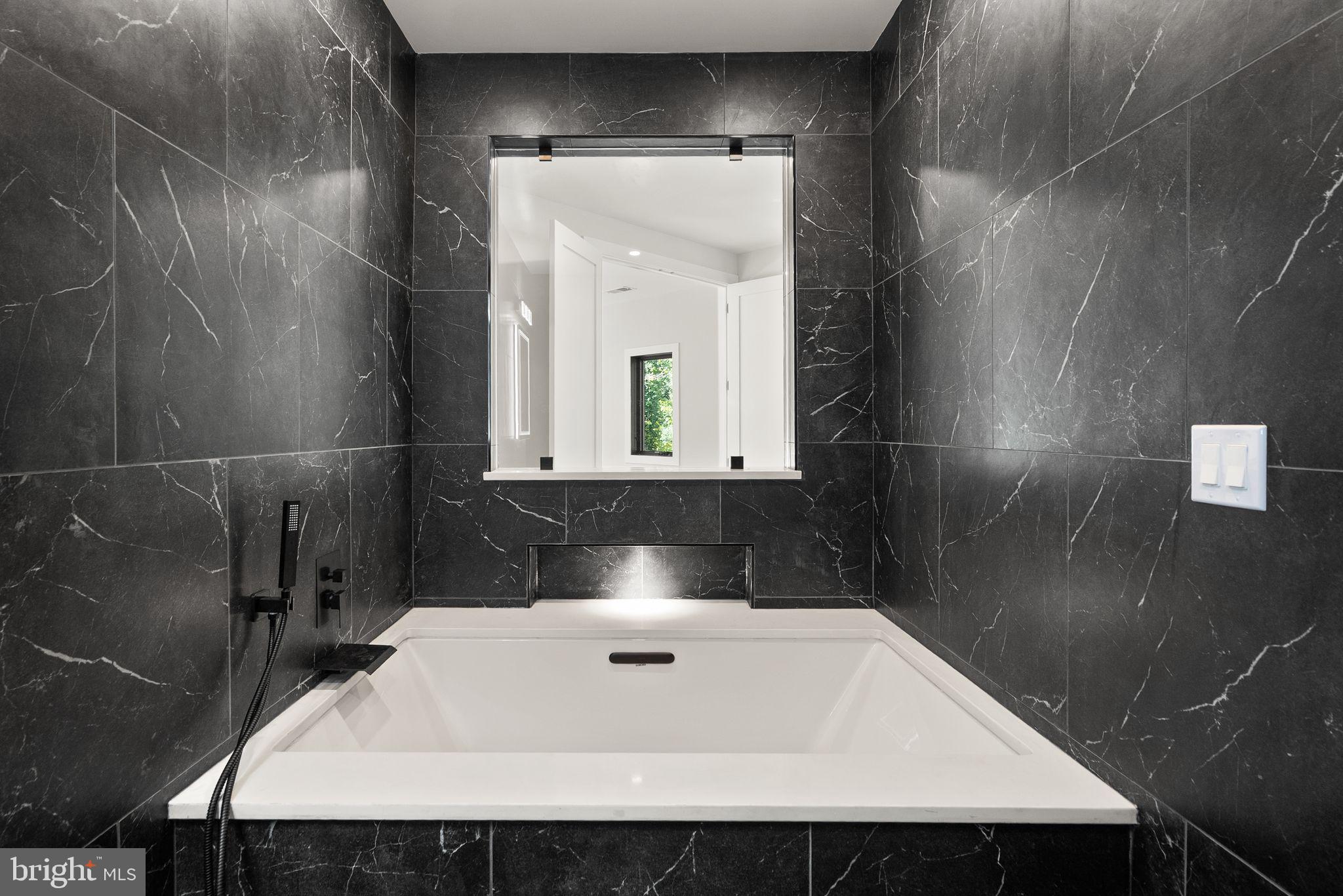 CENTREVILLE FARMS - Residential