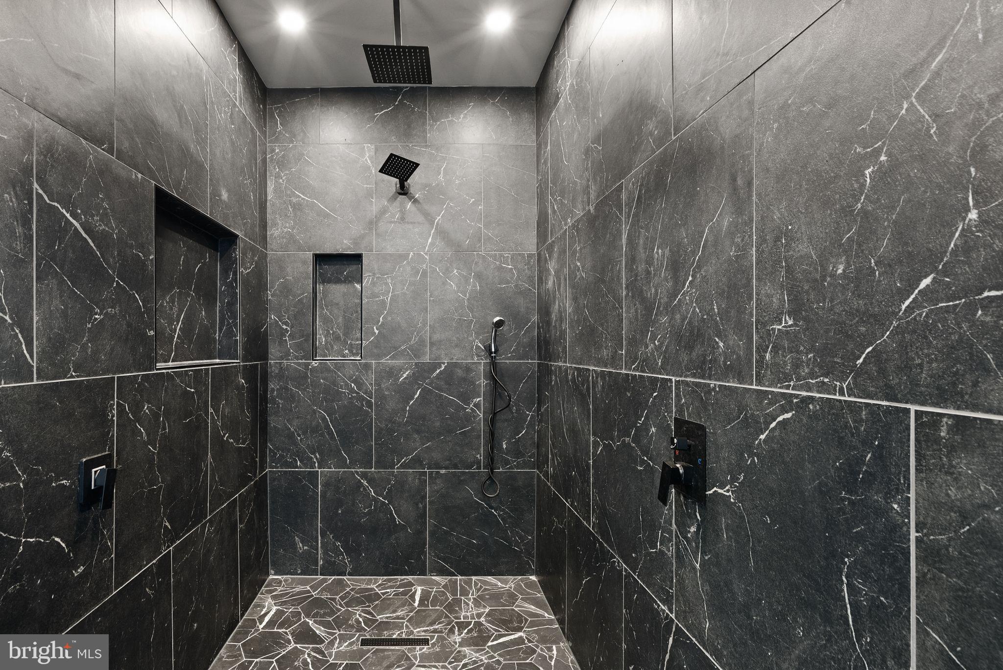 CENTREVILLE FARMS - Residential