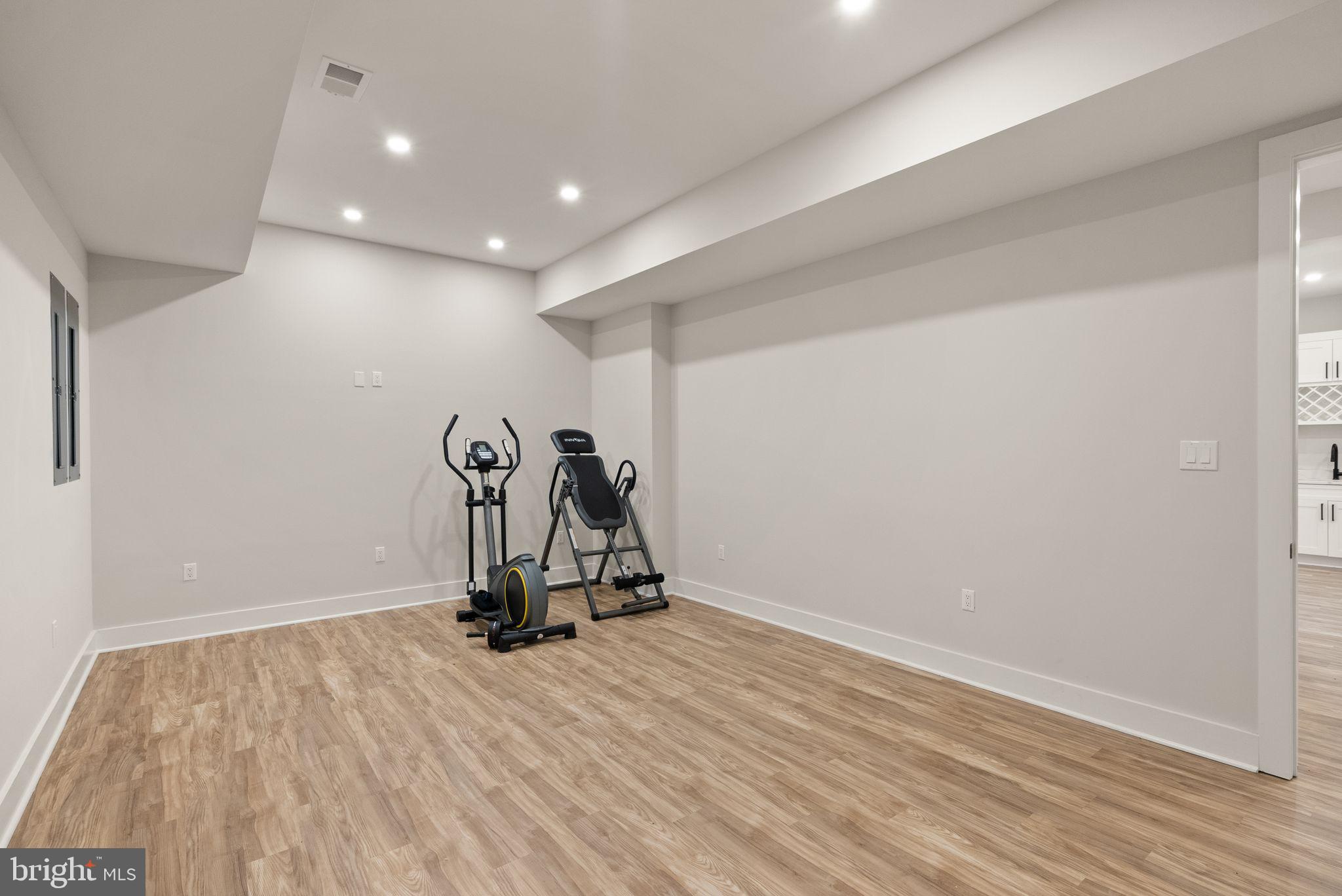 CENTREVILLE FARMS - Residential