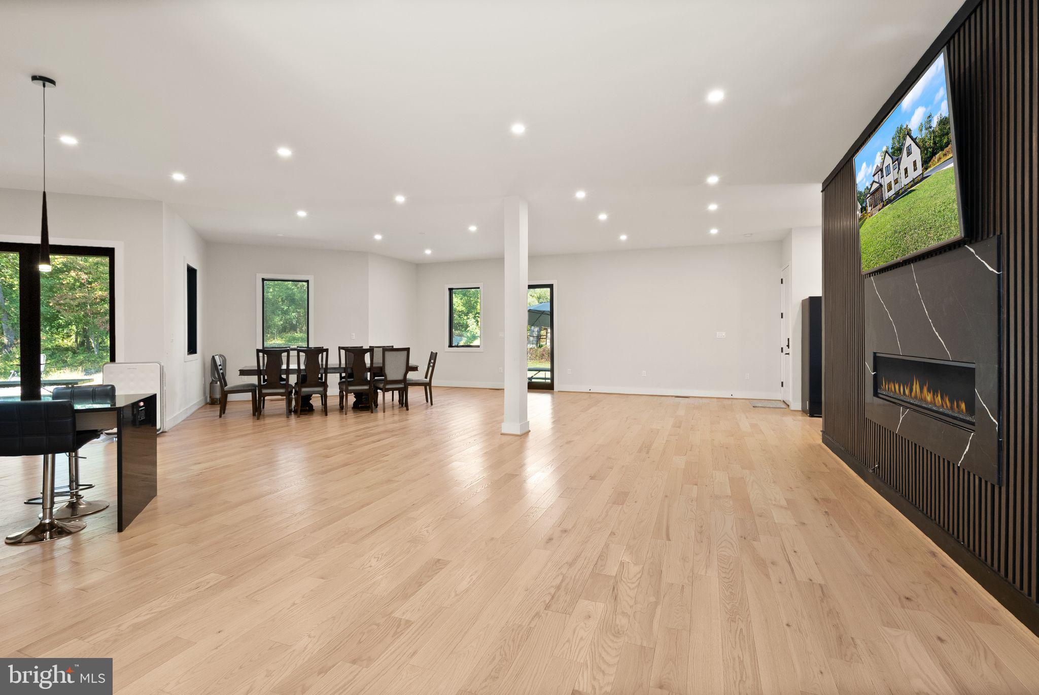 CENTREVILLE FARMS - Residential