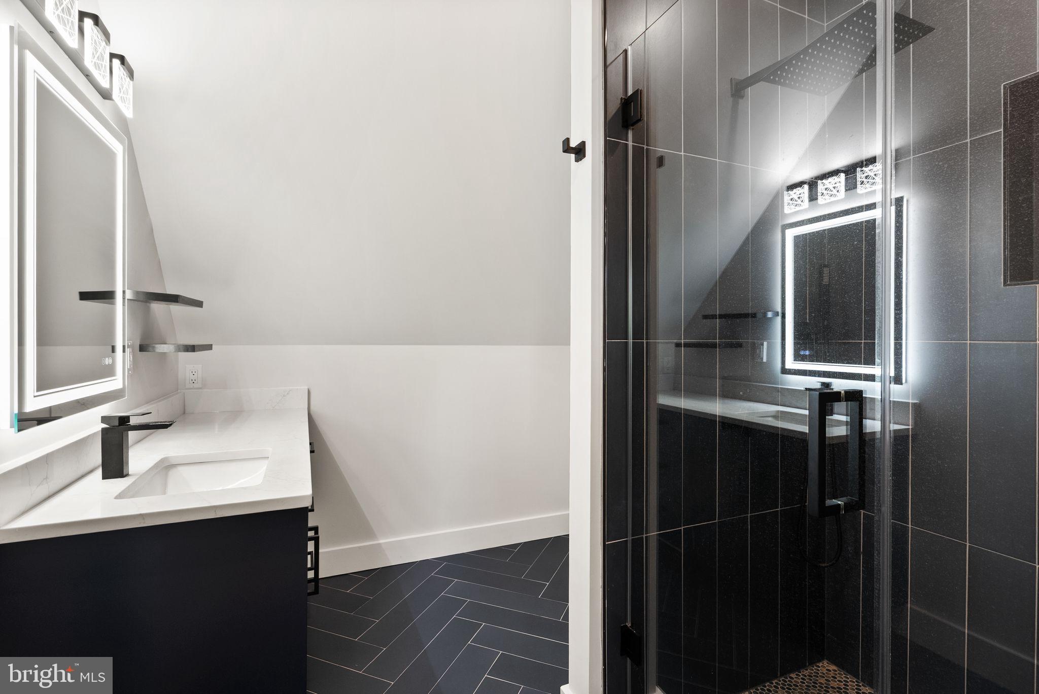 CENTREVILLE FARMS - Residential