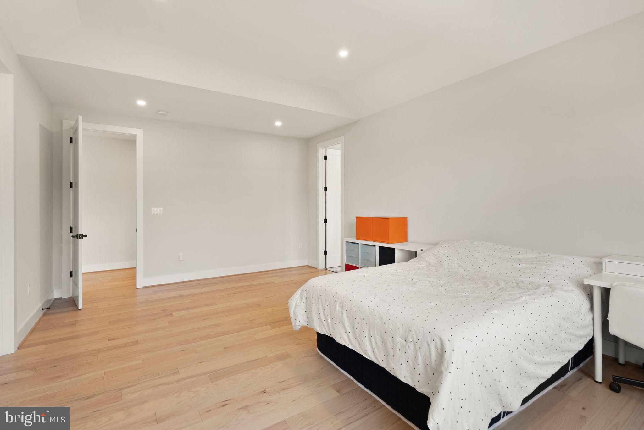 CENTREVILLE FARMS - Residential