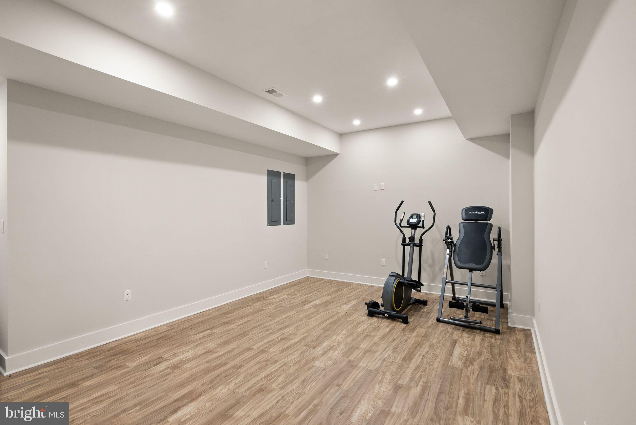 CENTREVILLE FARMS - Residential