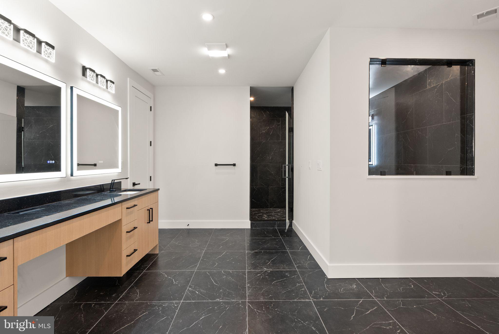 CENTREVILLE FARMS - Residential