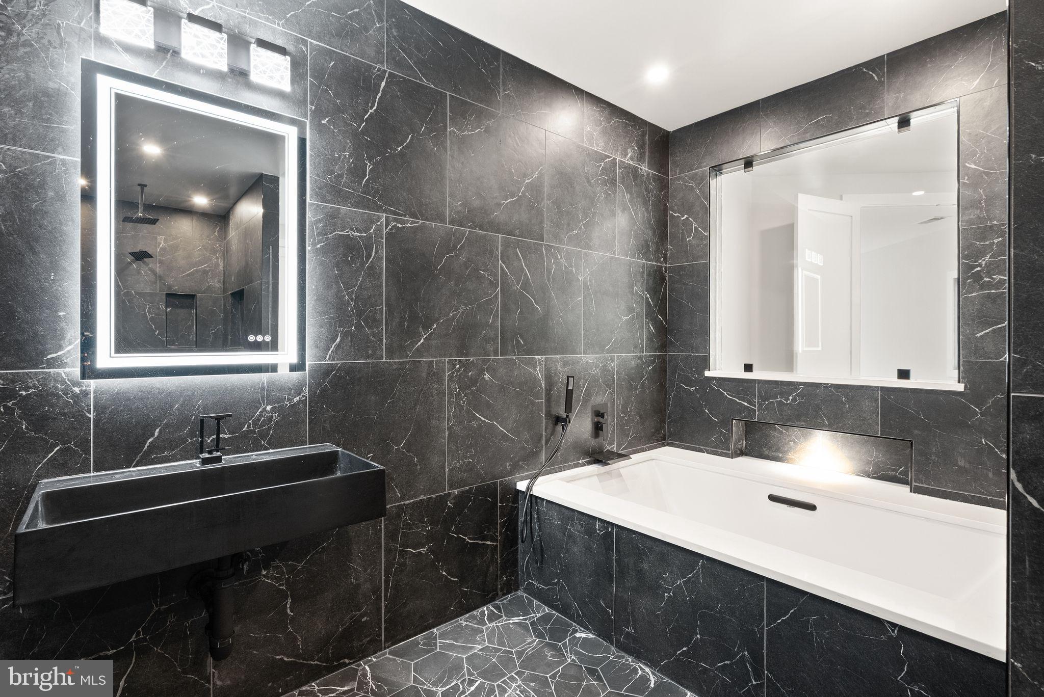 CENTREVILLE FARMS - Residential