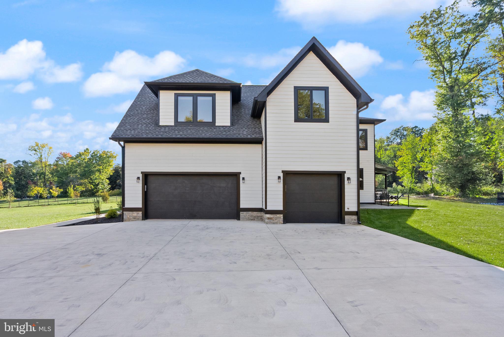 CENTREVILLE FARMS - Residential